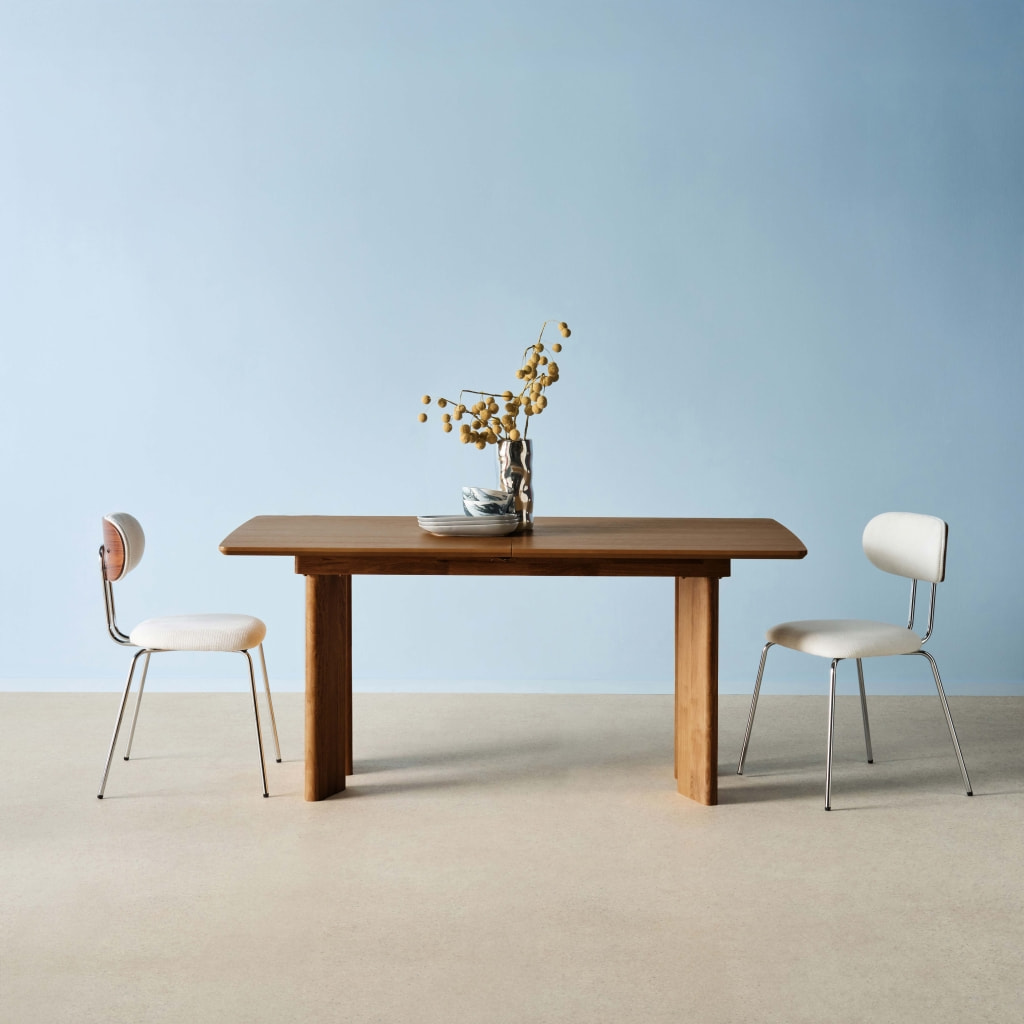 Table à manger rectangulaire extensible bois d'hévéa et placage chêne 6-8 places ALBANE