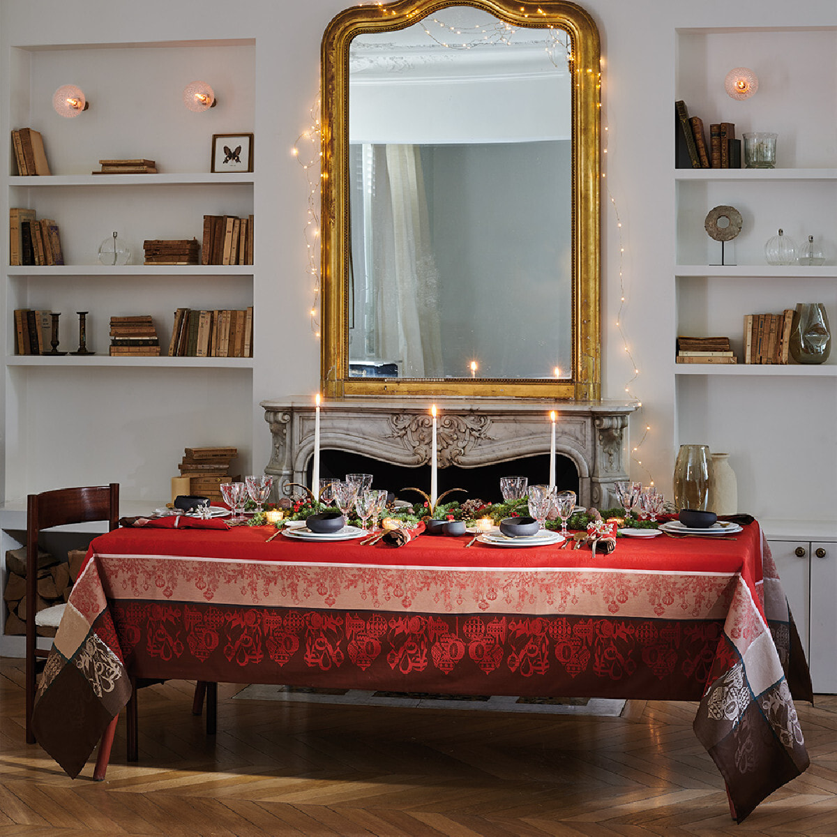 Nappe anti tache pur coton motif jacquard Couronne de noel rouge