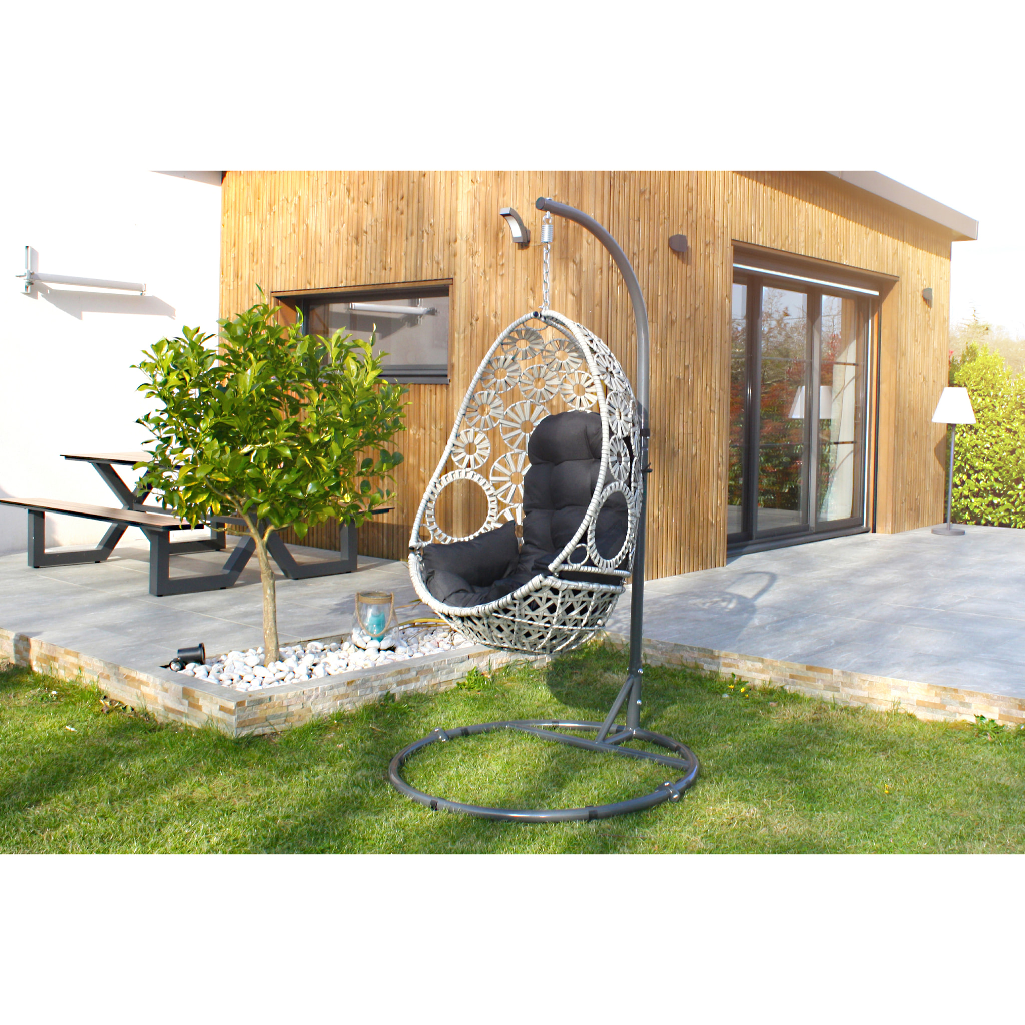 SAMOA - Balancelle de jardin en résine écrue avec coussin