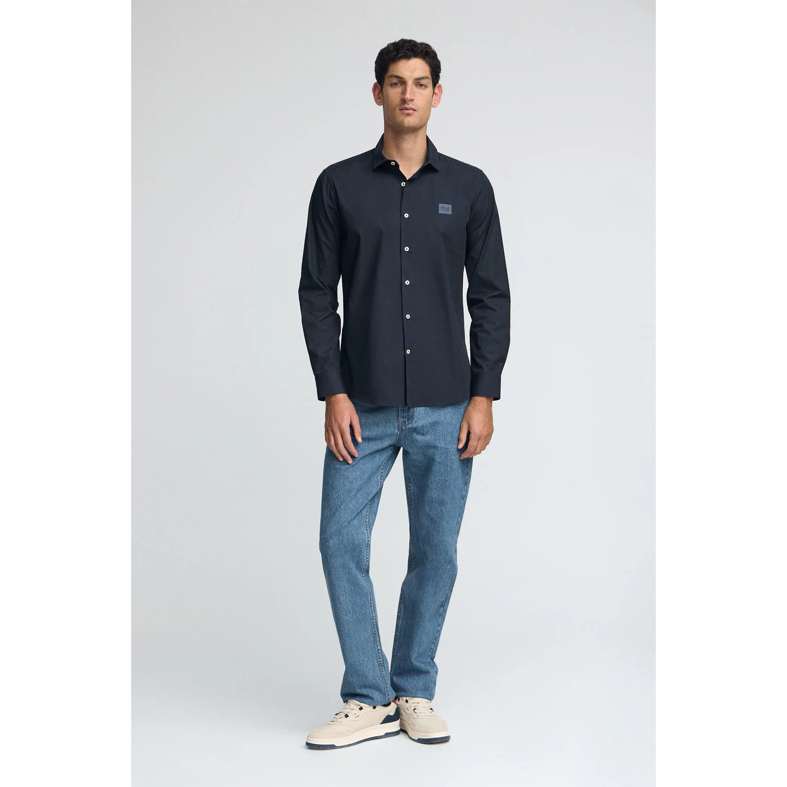 Camisa azul marino de corte slim y cuello italiano con logo Polo Club