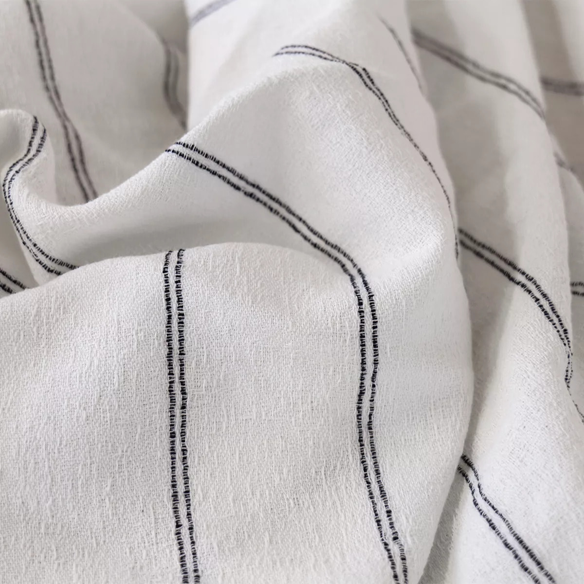 Nappe pur coton lavé motif jacquard blanc noir Rimini nero