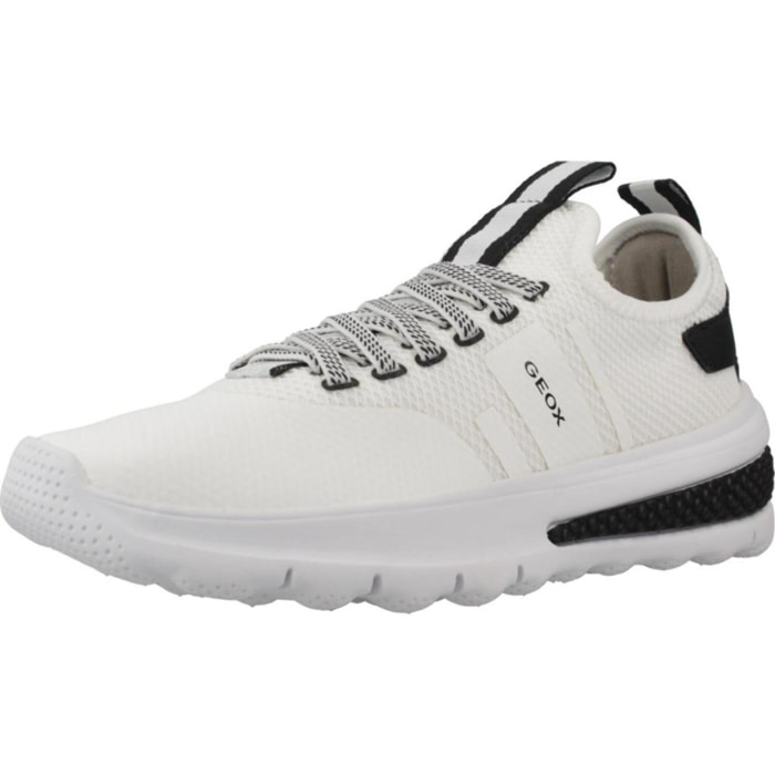 Zapatillas Niño de la marca GEOX  modelo J ACTIVART BOY BLANCO
