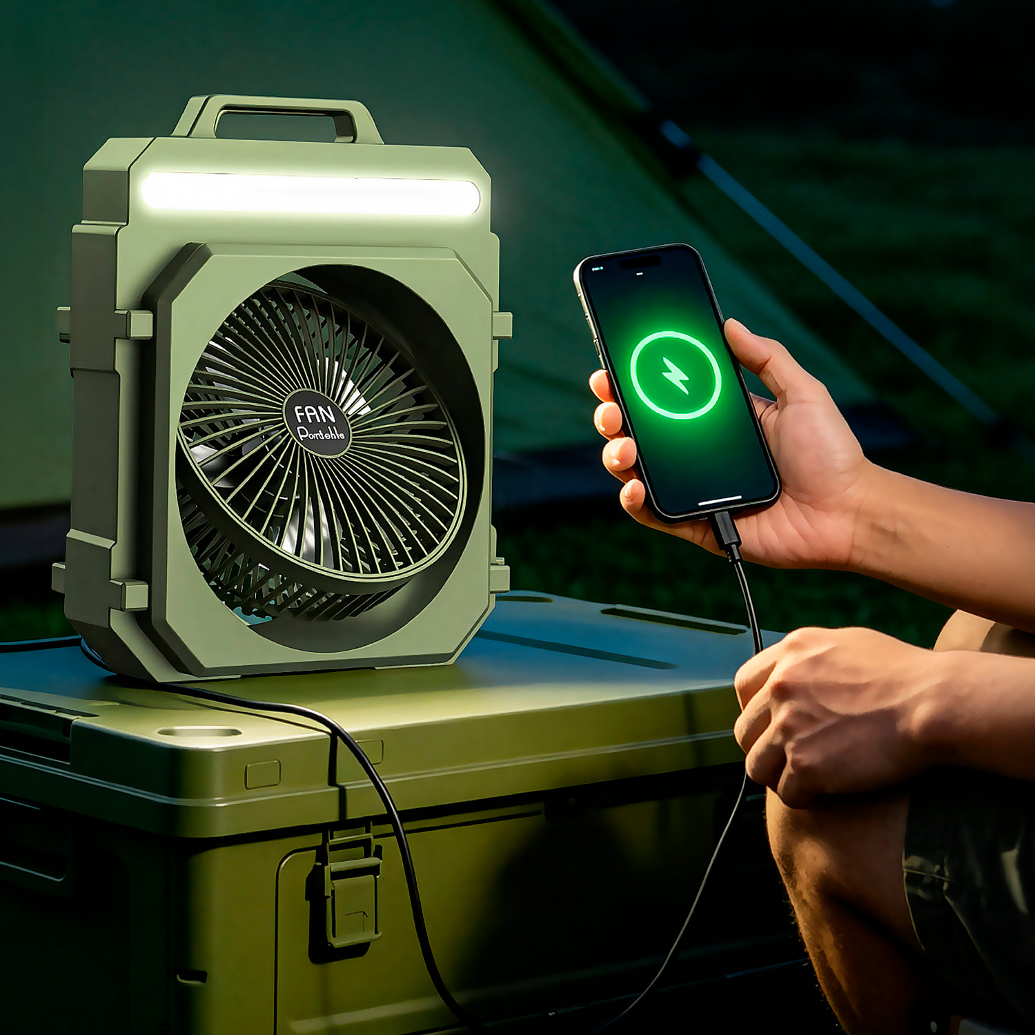 Ventilador para exteriores F33. 5 velocidades y 3 niveles de luz LED. Con batería de larga duración, función powerbank y panel solar incluido.