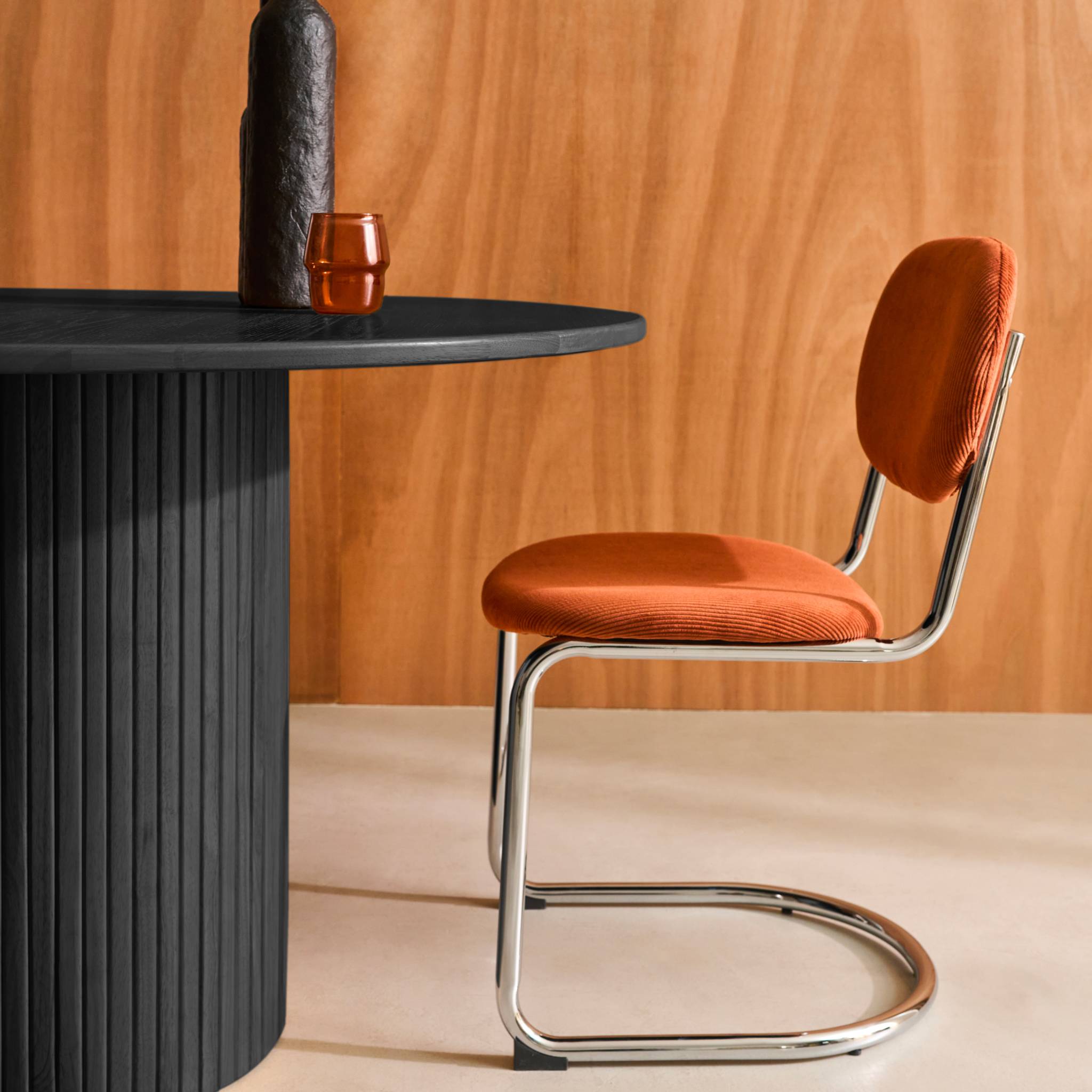 Table à manger ronde bois d'hévéa et placage chêne 4 places ESTELLE