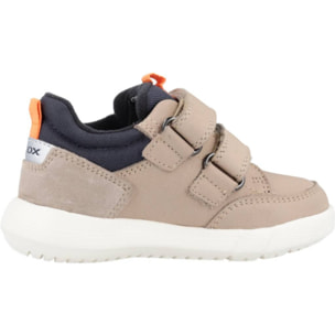 Zapatillas Niño de la marca GEOX  modelo B HYROO BOY WPF Beige