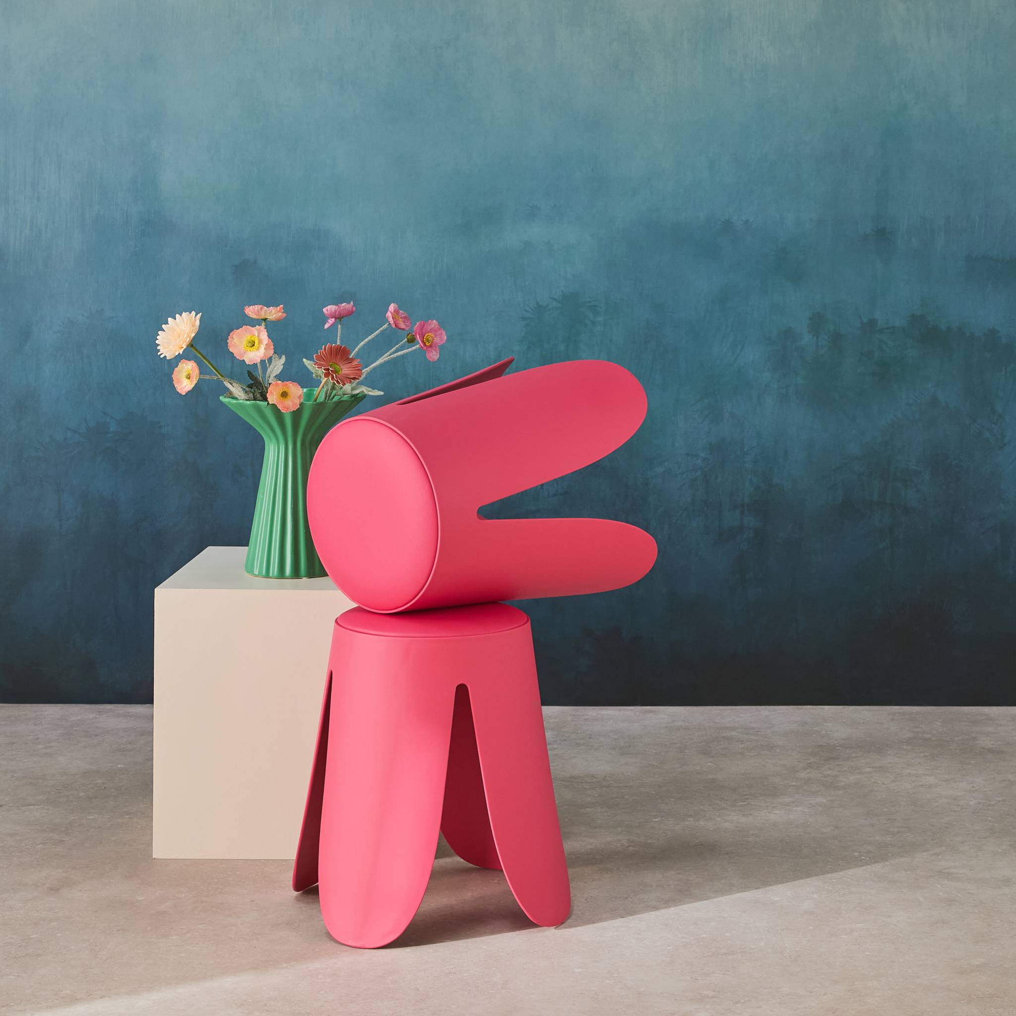 Set de 2 tabourets empilables. simili cuir rose. NIKI. Ø30 / 44 x H46cm