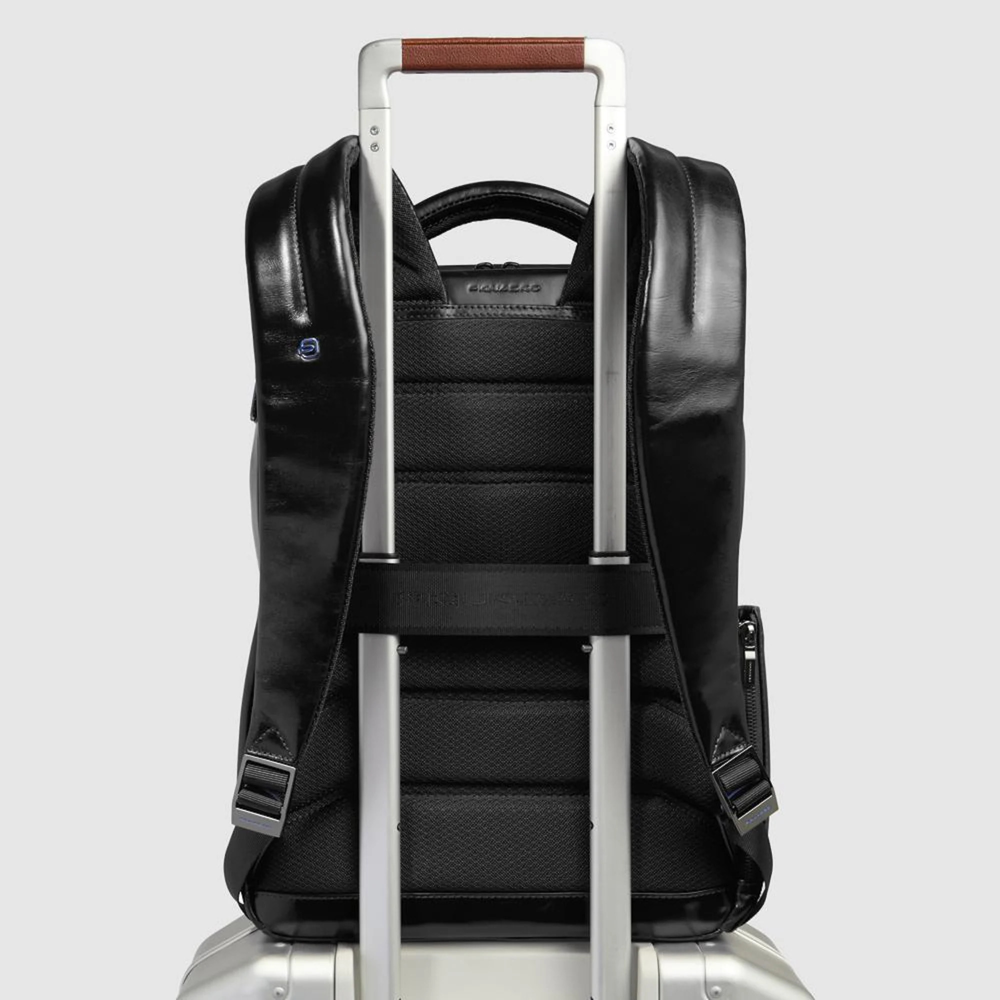 Piquadro Zaino da viaggio fast-check porta pc e iPad® con protezioni antiurto e RFID, personalizzabile