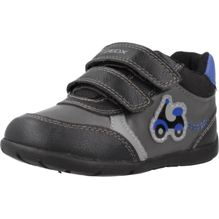 Zapatos Niño de la marca GEOX  modelo B ELTHAN BOY GRIS