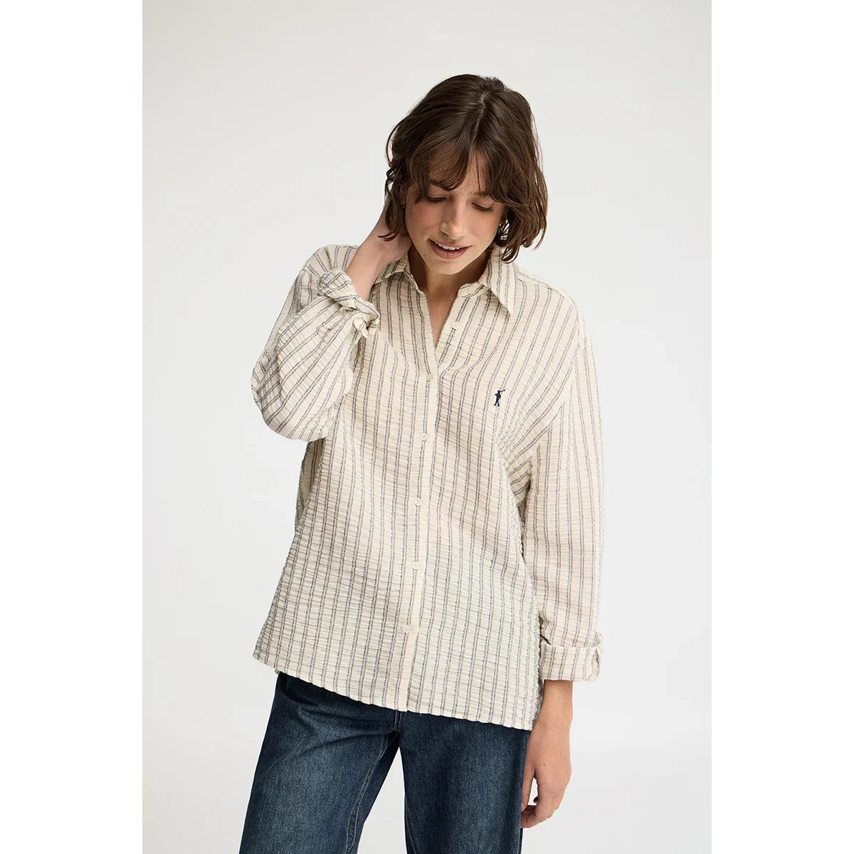 Camisa de rayas azul marino con efecto arrugado de corte holgado y bordado Rigby Go