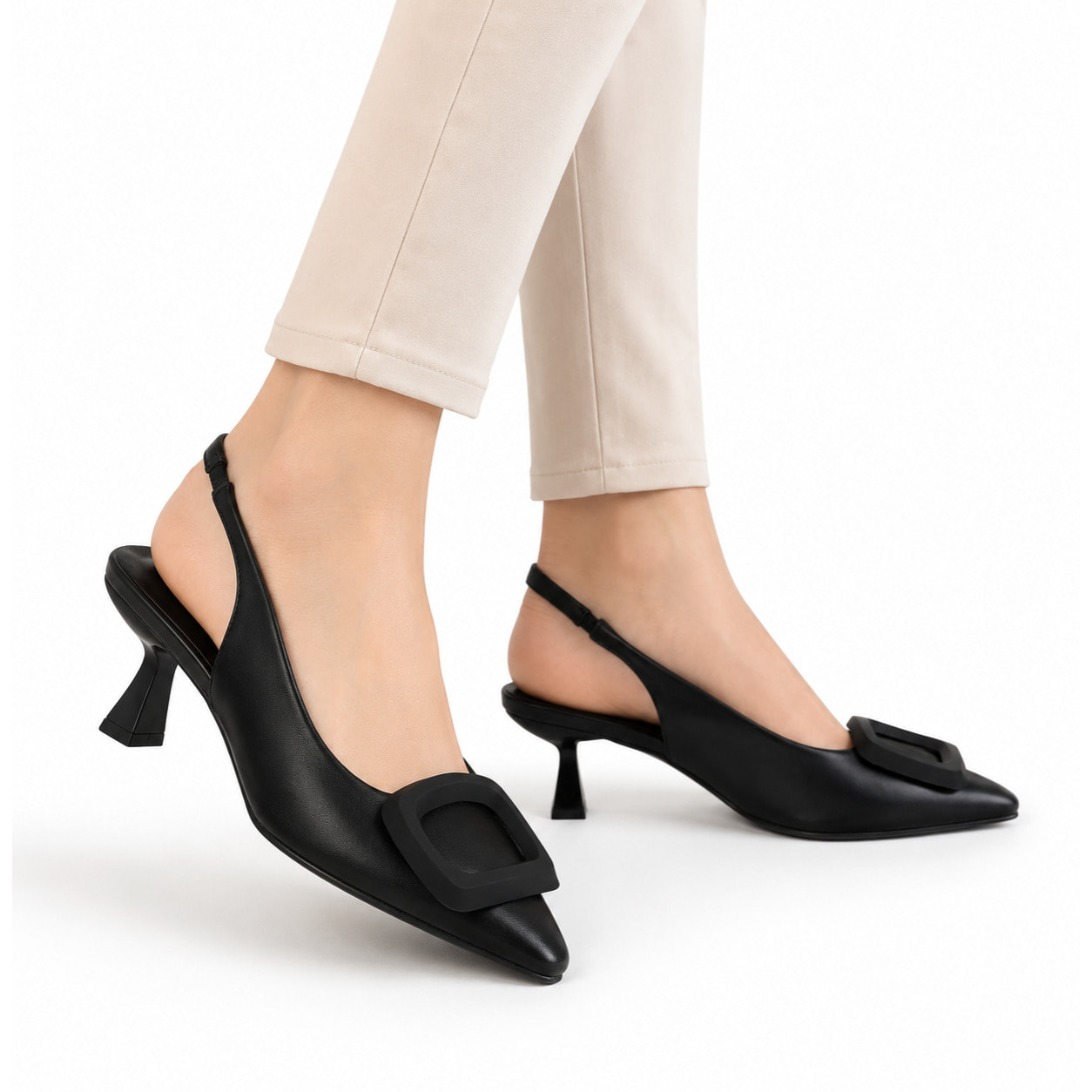 Decolletè slingback con tacco basso a rocchetto