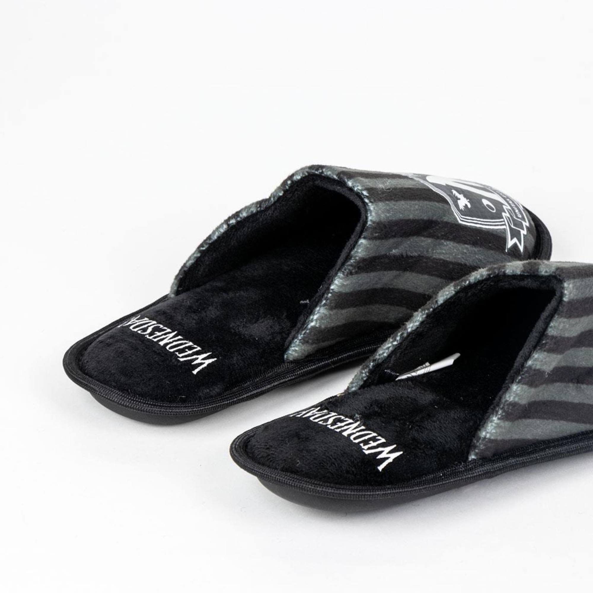 Pantuflas de estar por casa "Wednesday"