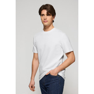 Camiseta blanca microestructura con monograma bordado PC