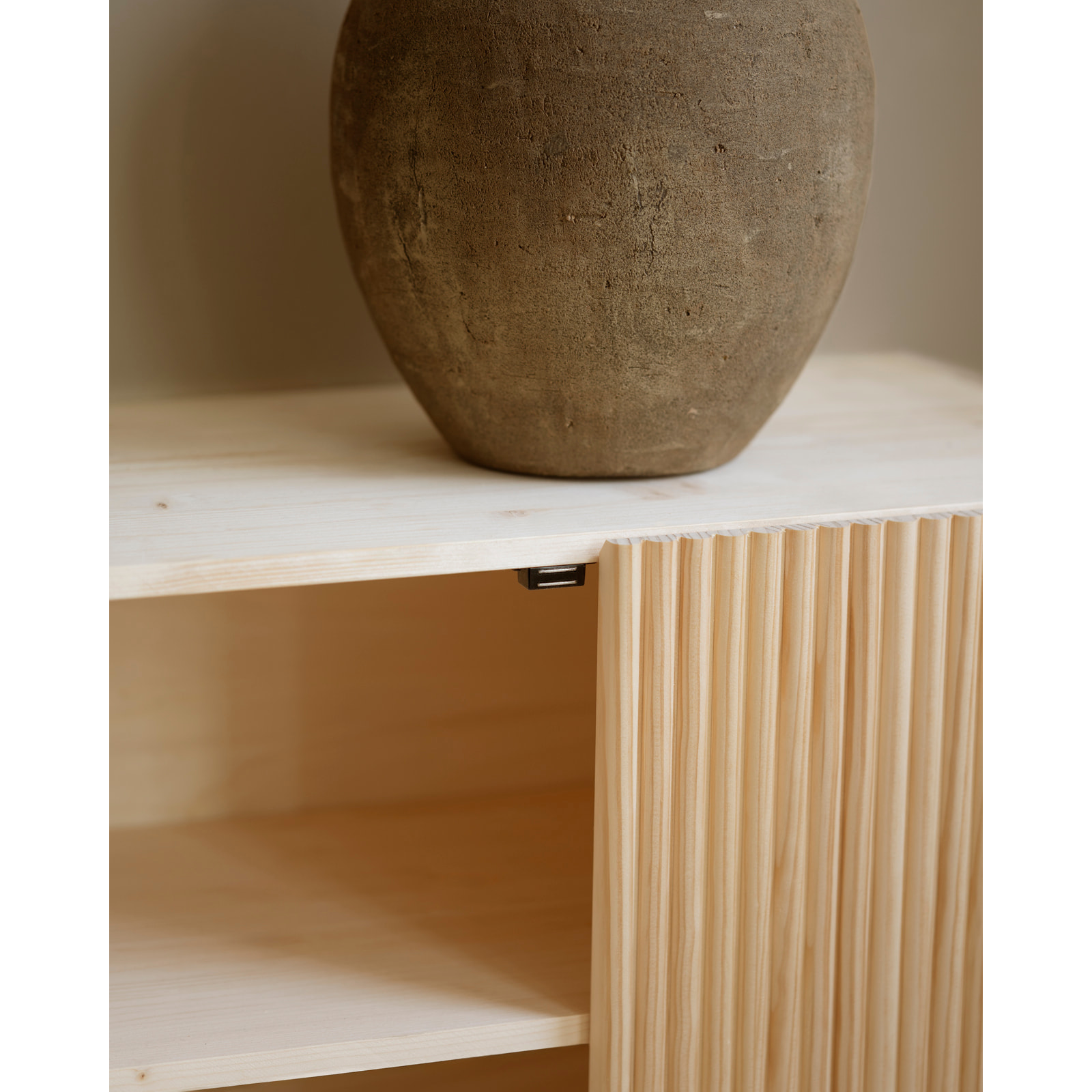 Buffet en bois de sapin et pin en ton naturel 152x42cm Hauteur: 71 Longueur: 152 Largeur: 42