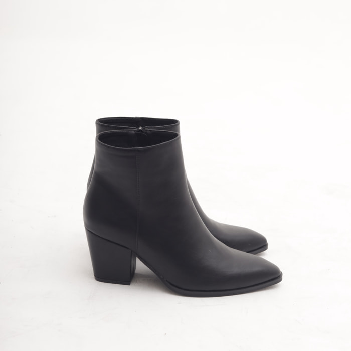 STIVALETTO TACCO LISCIO NERO