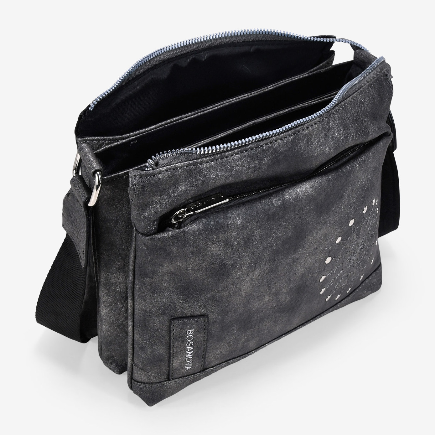 Bolso bandolera negro con cremallera y tachas