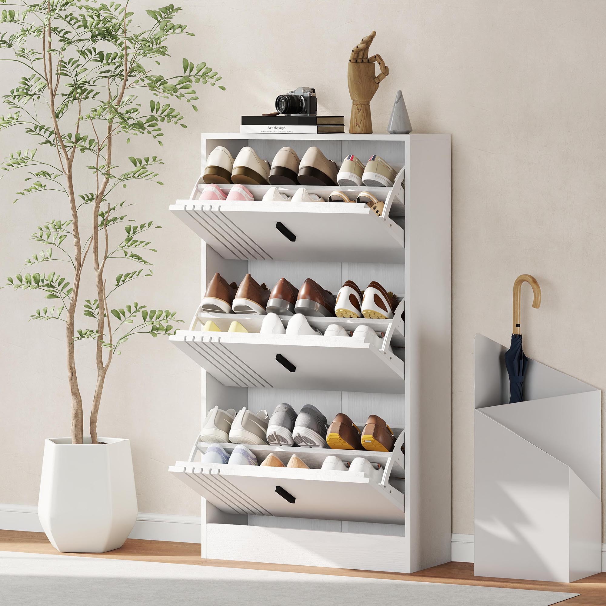 Meuble à chaussures design Urban Craft 3 portes abattantes 3 étagères poignées métal noir aspect bois blanc