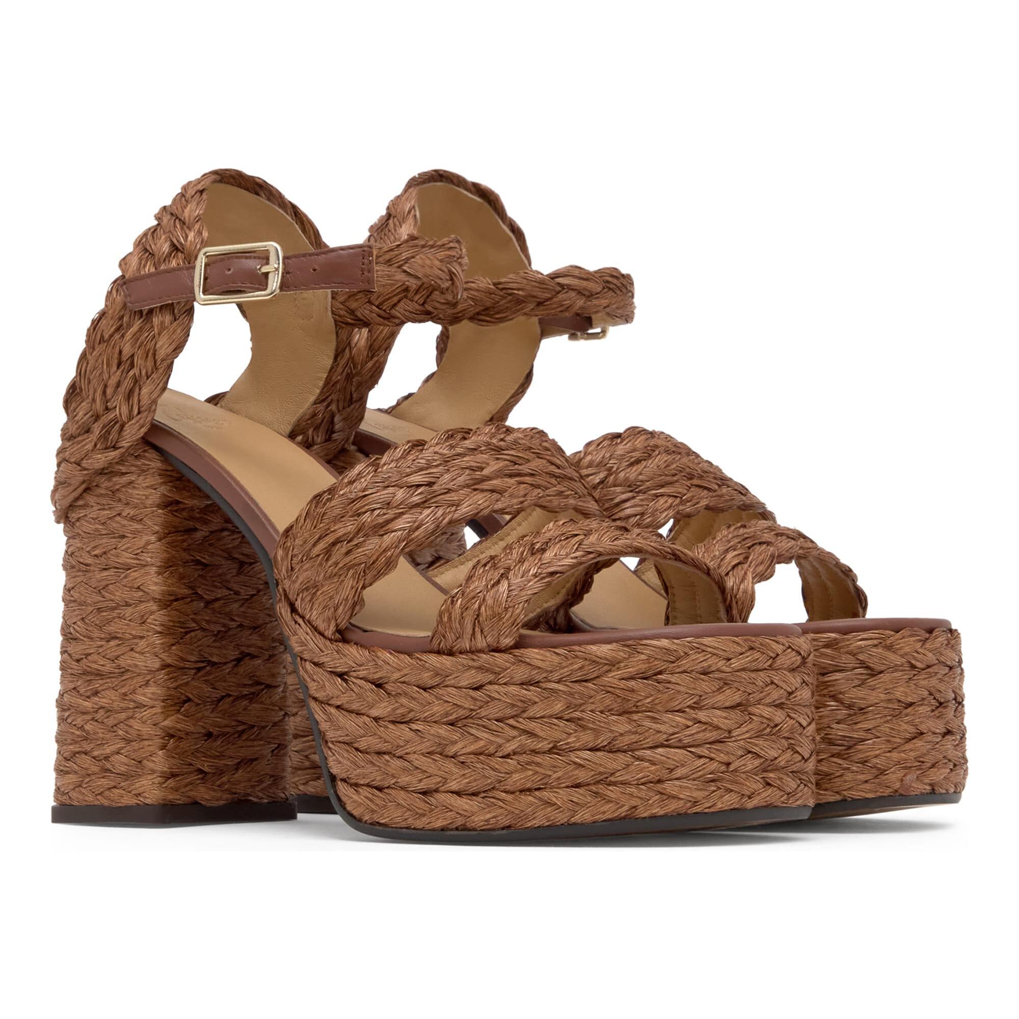 Sandalia de tacón Fresa en rafia tintada con cierre de pulsera