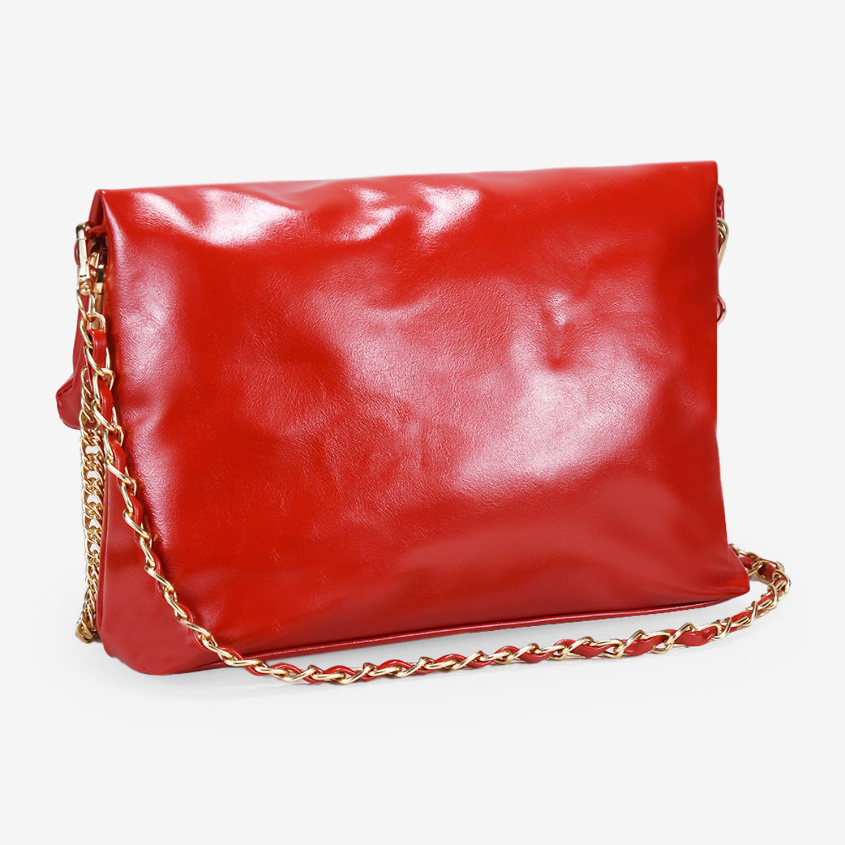 Bolso de hombro rojo con solapa y cadena