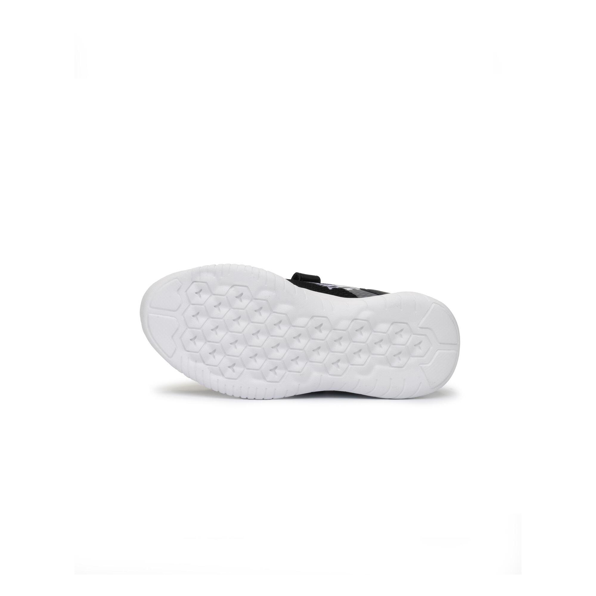 Zapatos de lunares para niñas en edad preescolar