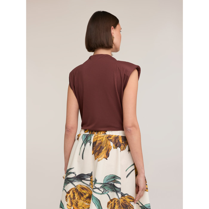 Motivi - T-shirt con arriccio e applicazioni sul collo - Marrone