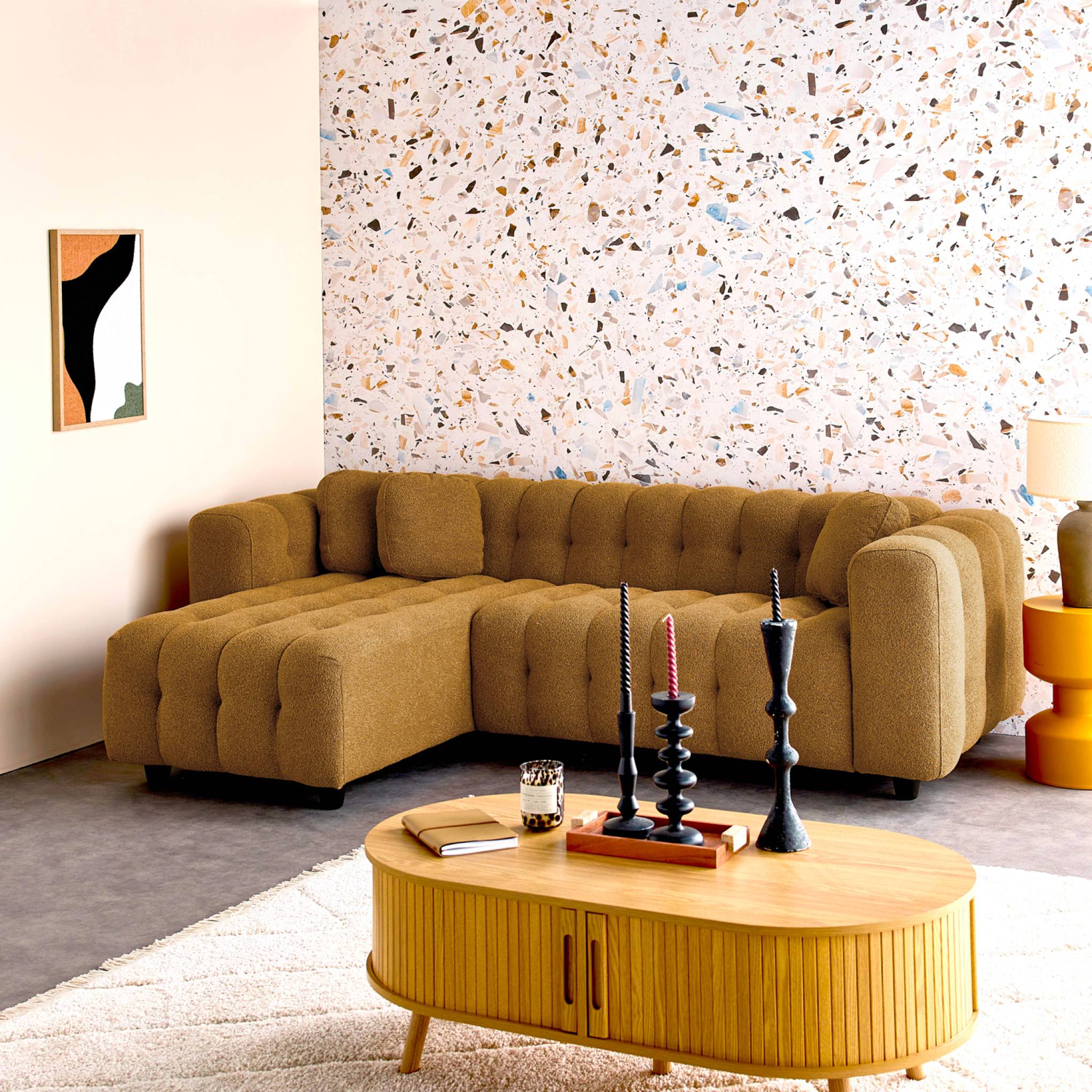 Canapé d'angle réversible 3-4 places bouclette texturée. moutarde. capitonné structure bois d'eucalyptus et contreplaqué