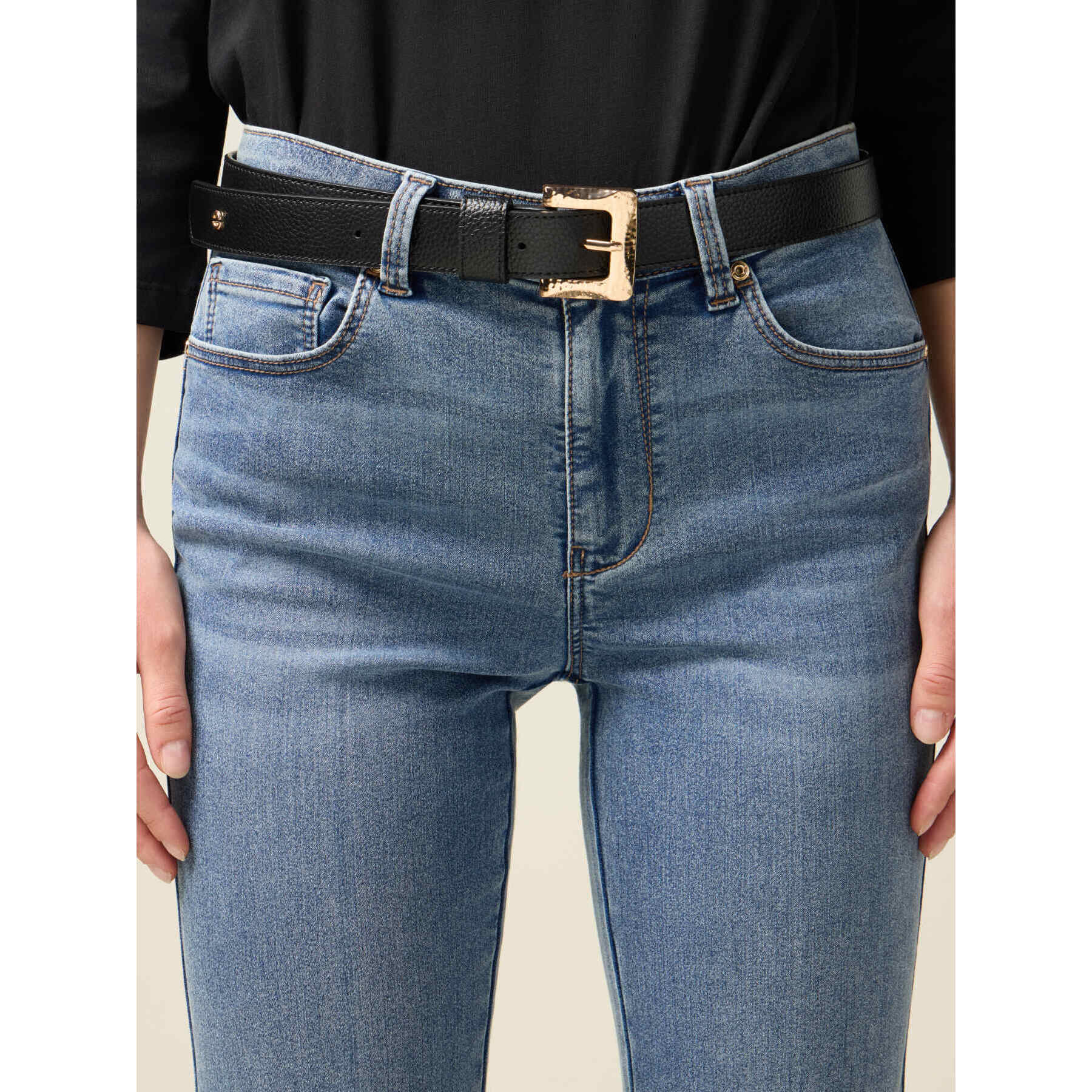 Oltre - Cinturón con hebilla dorada - Negro