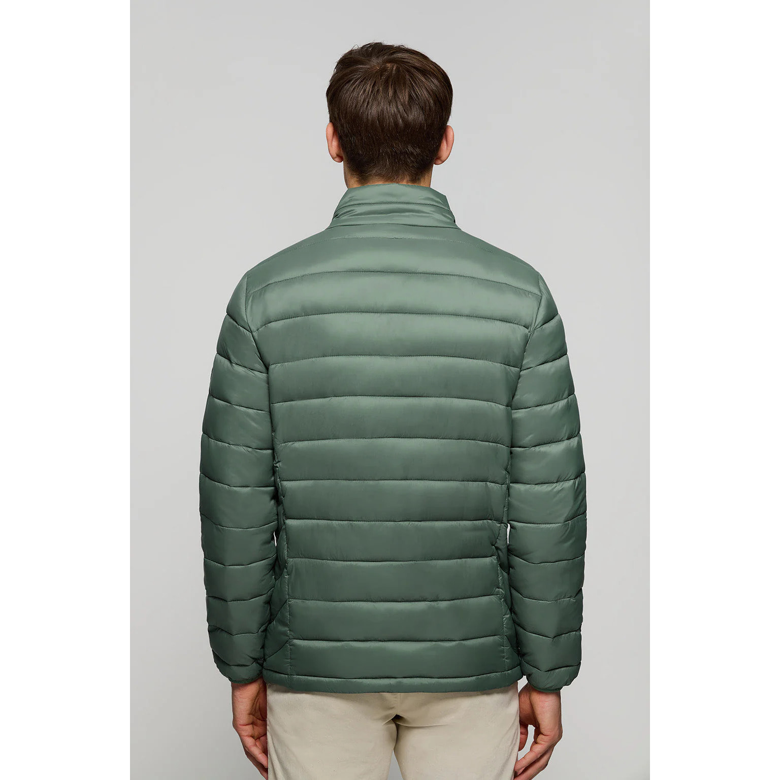 Chaqueta Cabo ultralight verde con logotipo