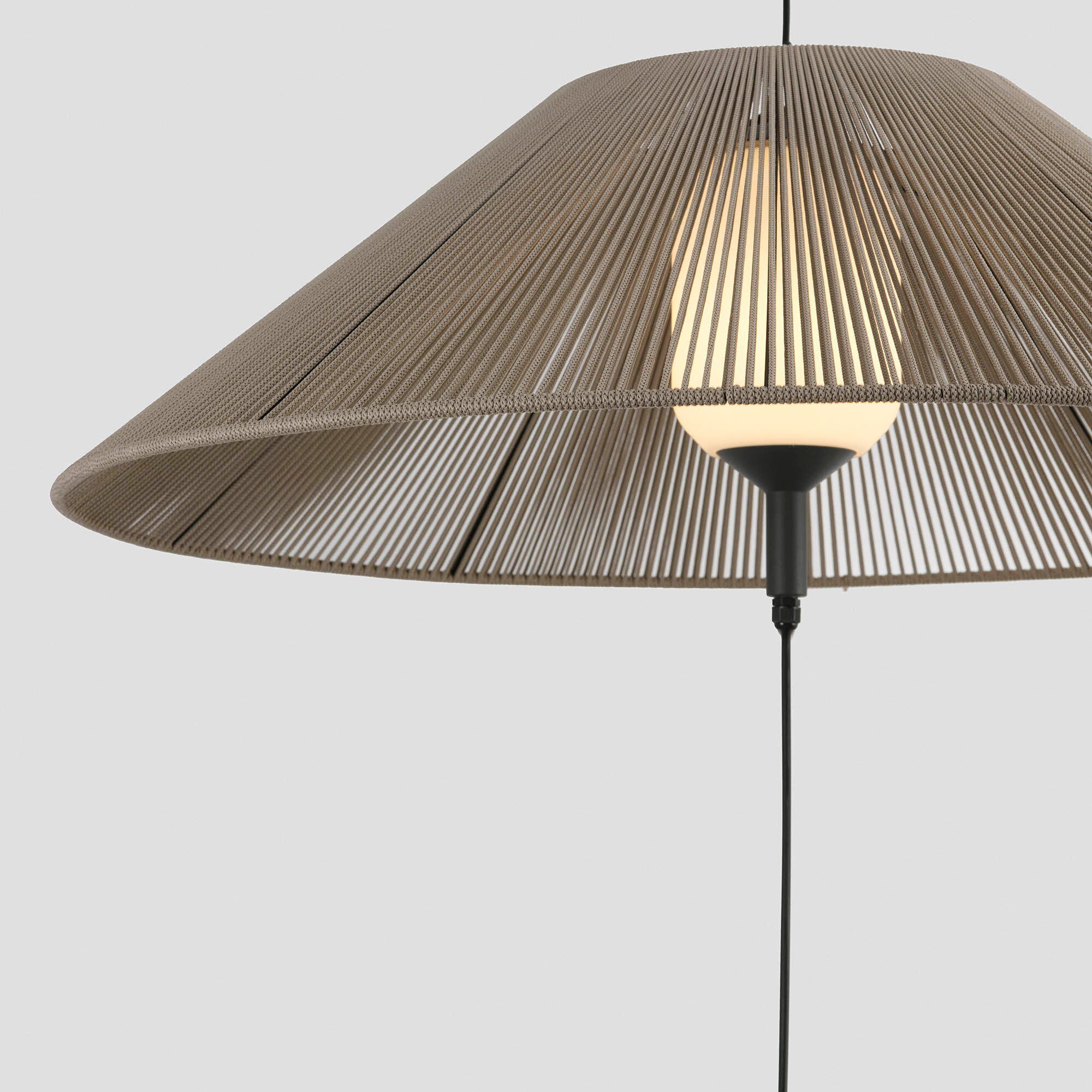 SAIGON OUT C100 Lampe portable et suspension grise/beige hole cap