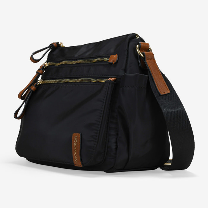 Bolso bandolera negro con cremalleras metálicas