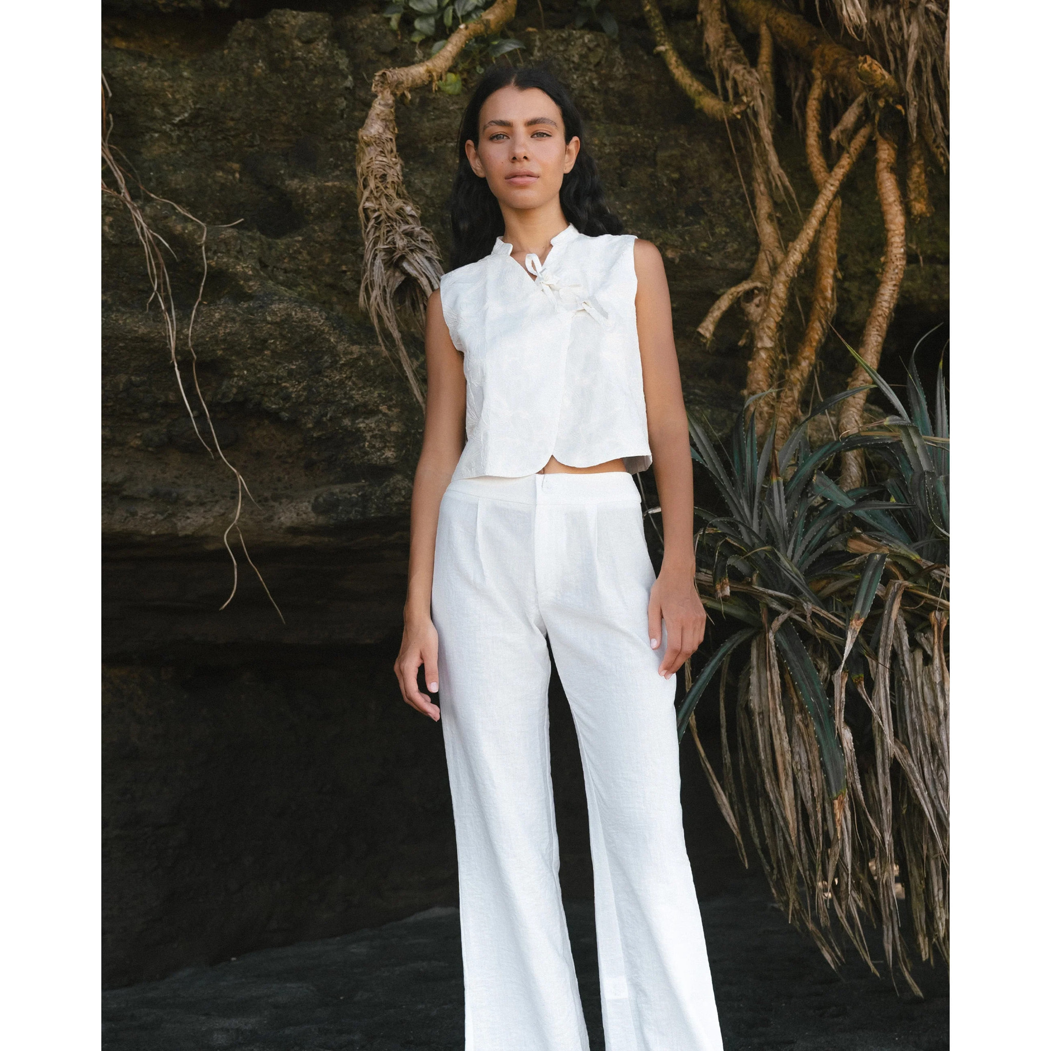 Chaleco de mujer bordado