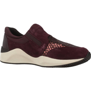 Sneakers de  Mujer de la marca GEOX  modelo D OMAYA BURDEOS