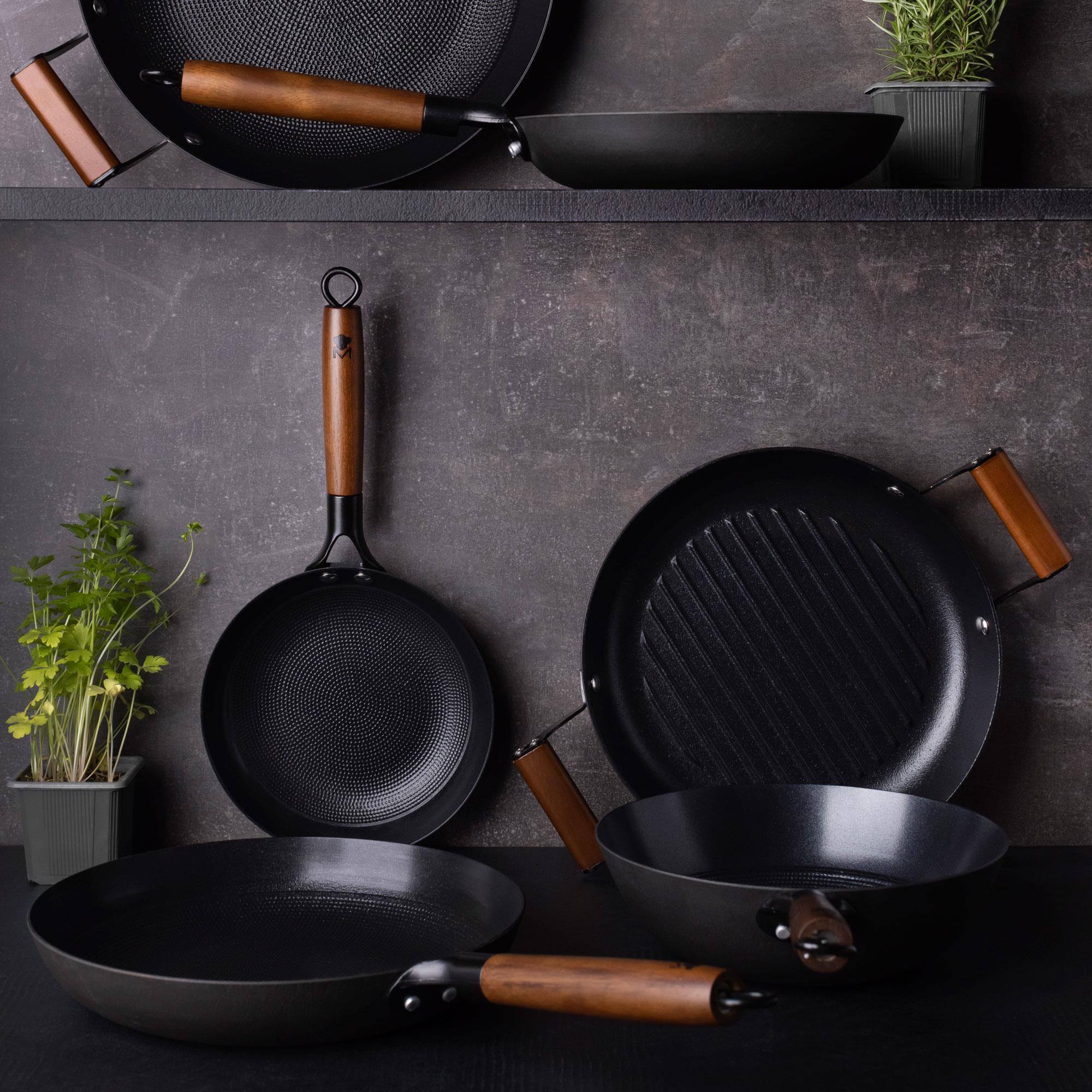 MasterPRO Sartén Ø24x4,5cm en hierro prensado con recubrimiento cerámico color Negro