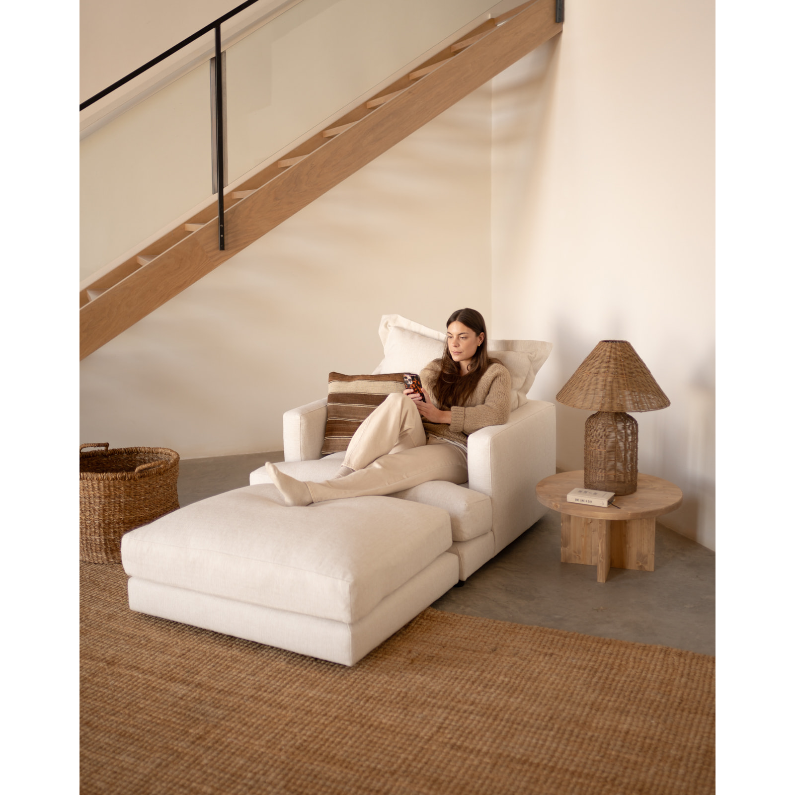 Fauteuil ton blanc cassé de 105x106cm Hauteur: 99 Longueur: 105 Largeur: 106