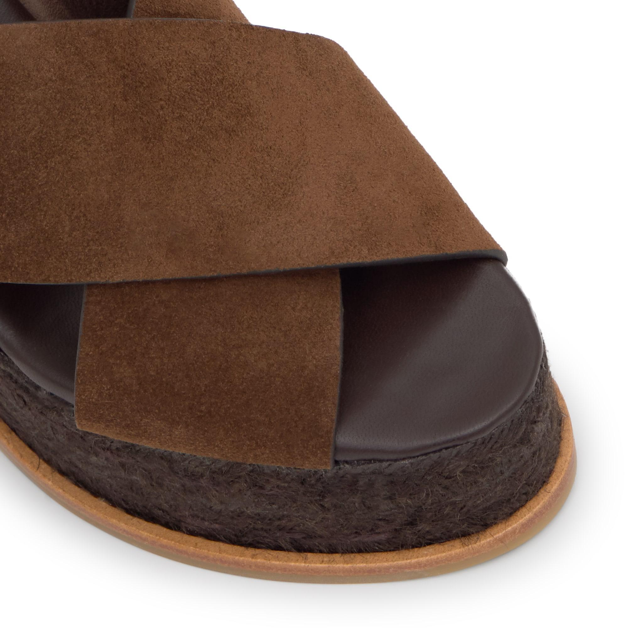 Sandalia Betina cuña de yute con doble plataforma en serraje y piso de cuero