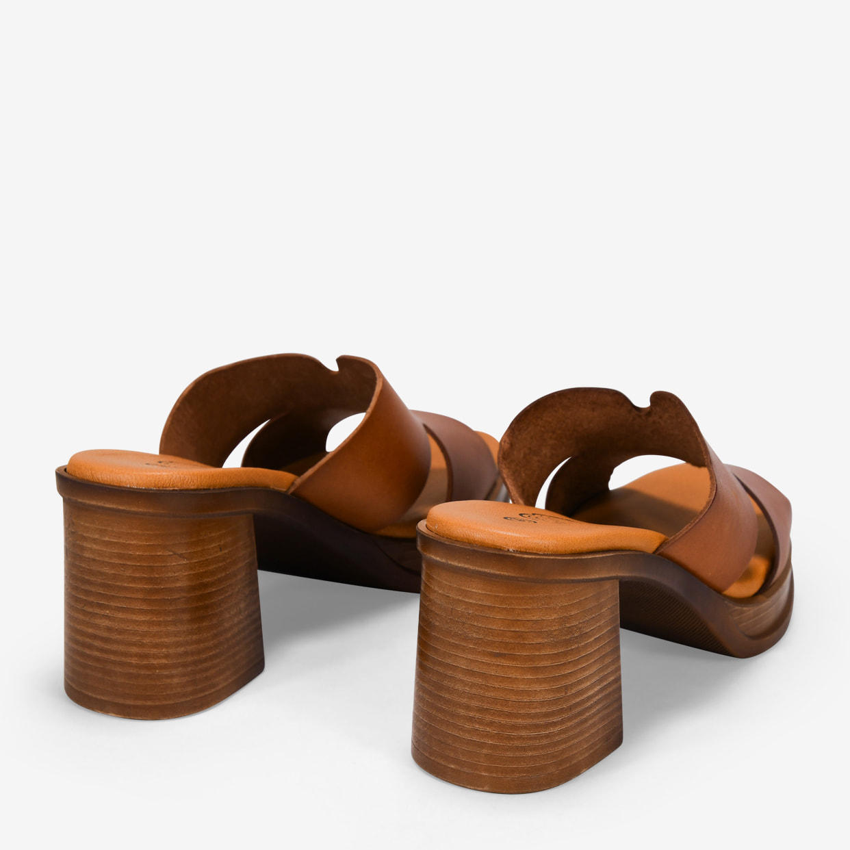 Sandalias de tacón cuero en piel