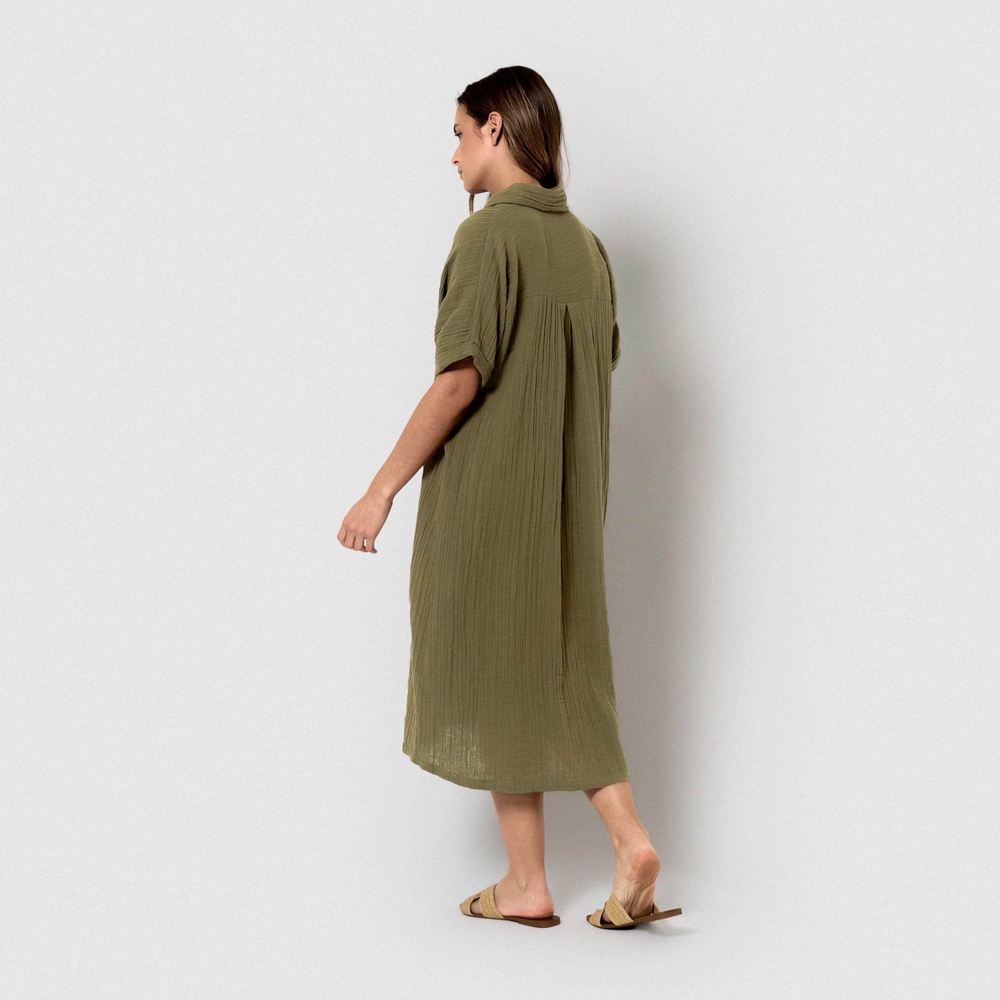Vestido midi manga fluida muselina verde cacería