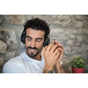 MAGNUSSEN H2 HEADPHONES en color Negro