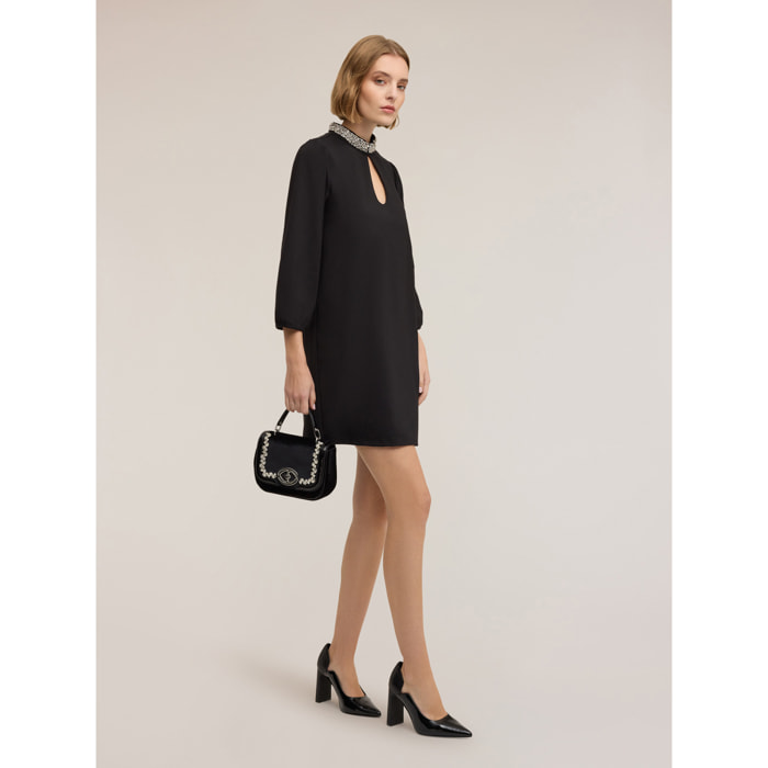 Motivi - Vestido en punto milano con cuello bordado - Negro