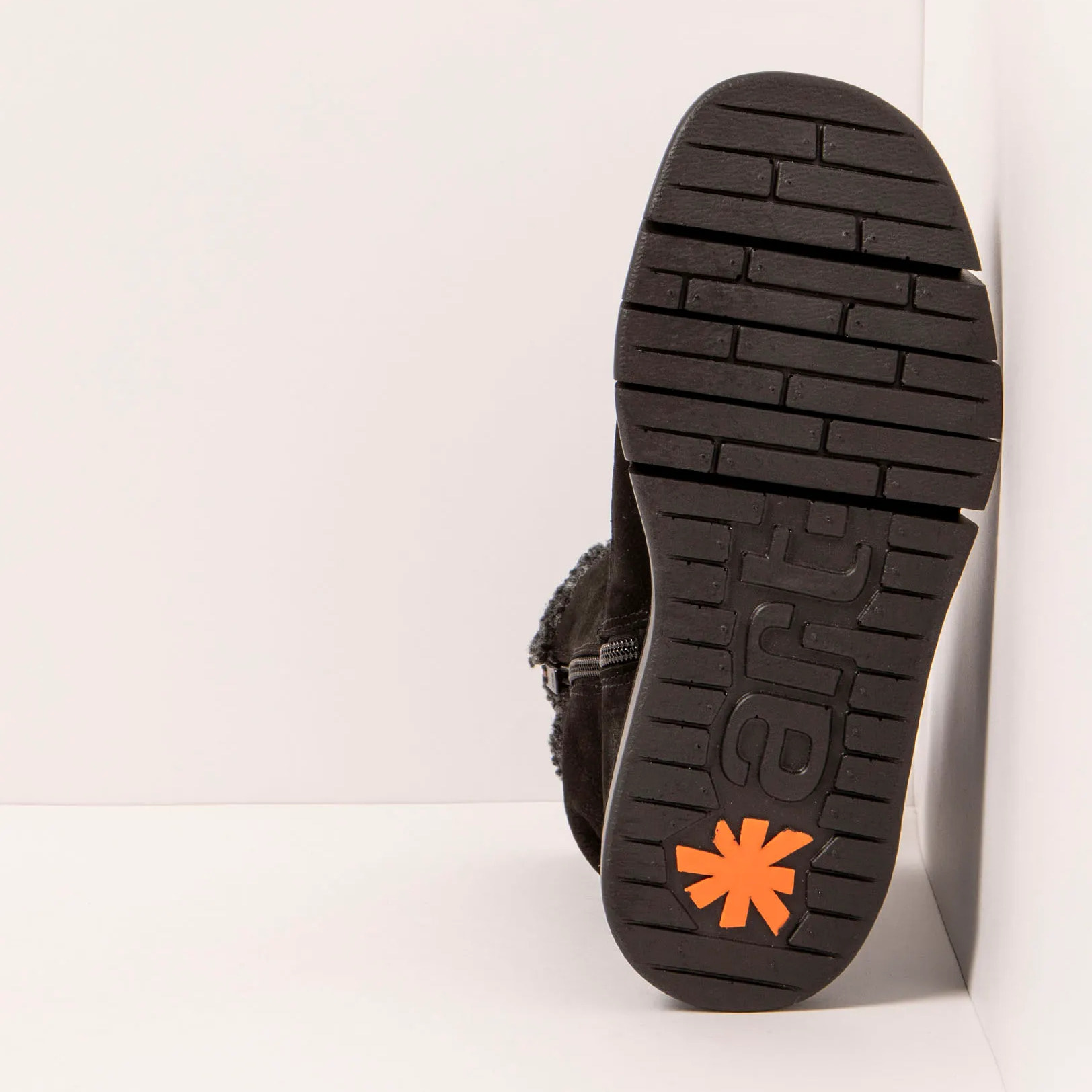 Botines 1347 NOBUCK BLACK/ MALAGA color Black