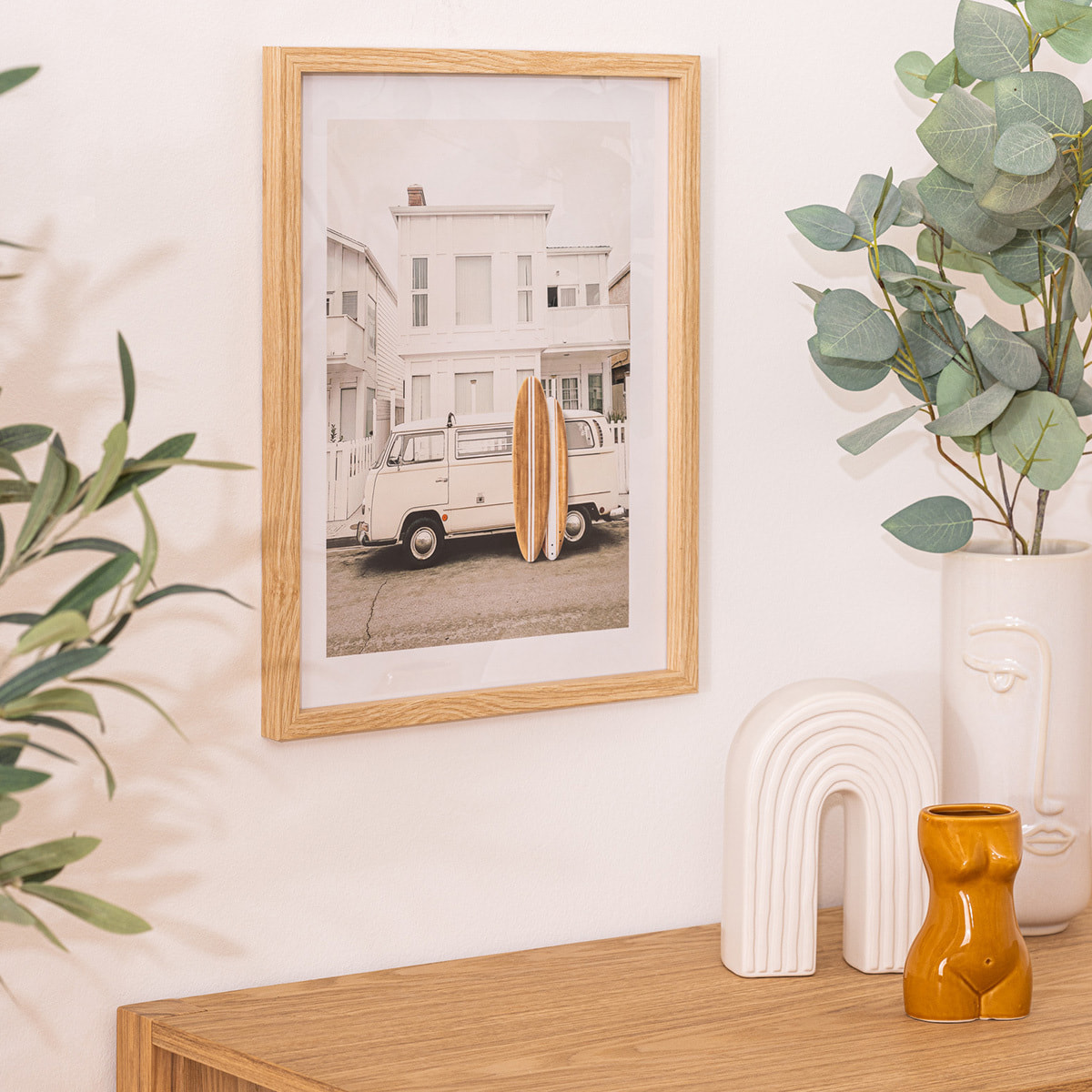 Affiche encadrée surf "Vivien" 30x40cm blanc chaud