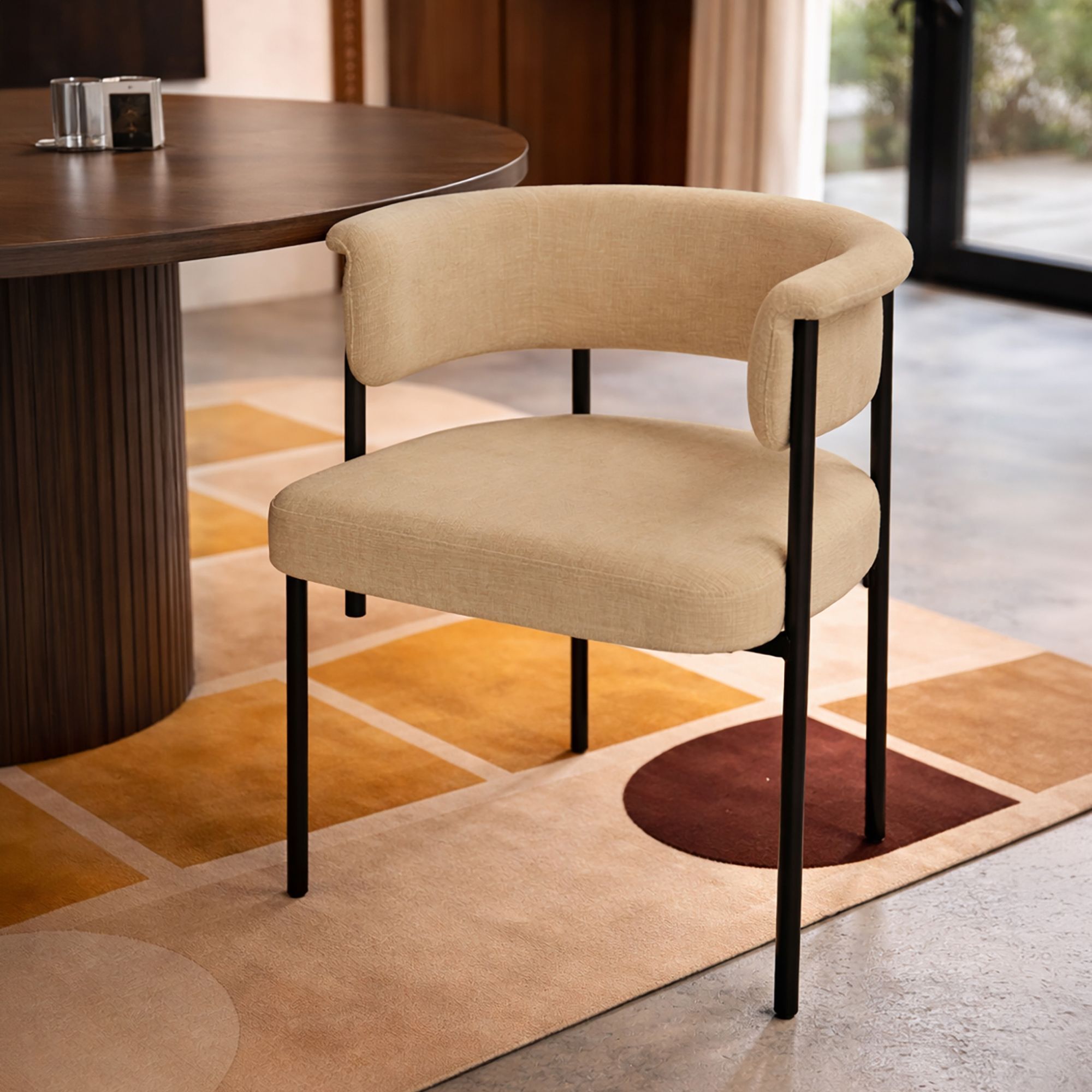 Ensemble table extensible ovale et 6 fauteuils en tissu beige