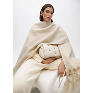 Mantella con Dettaglio di Frange