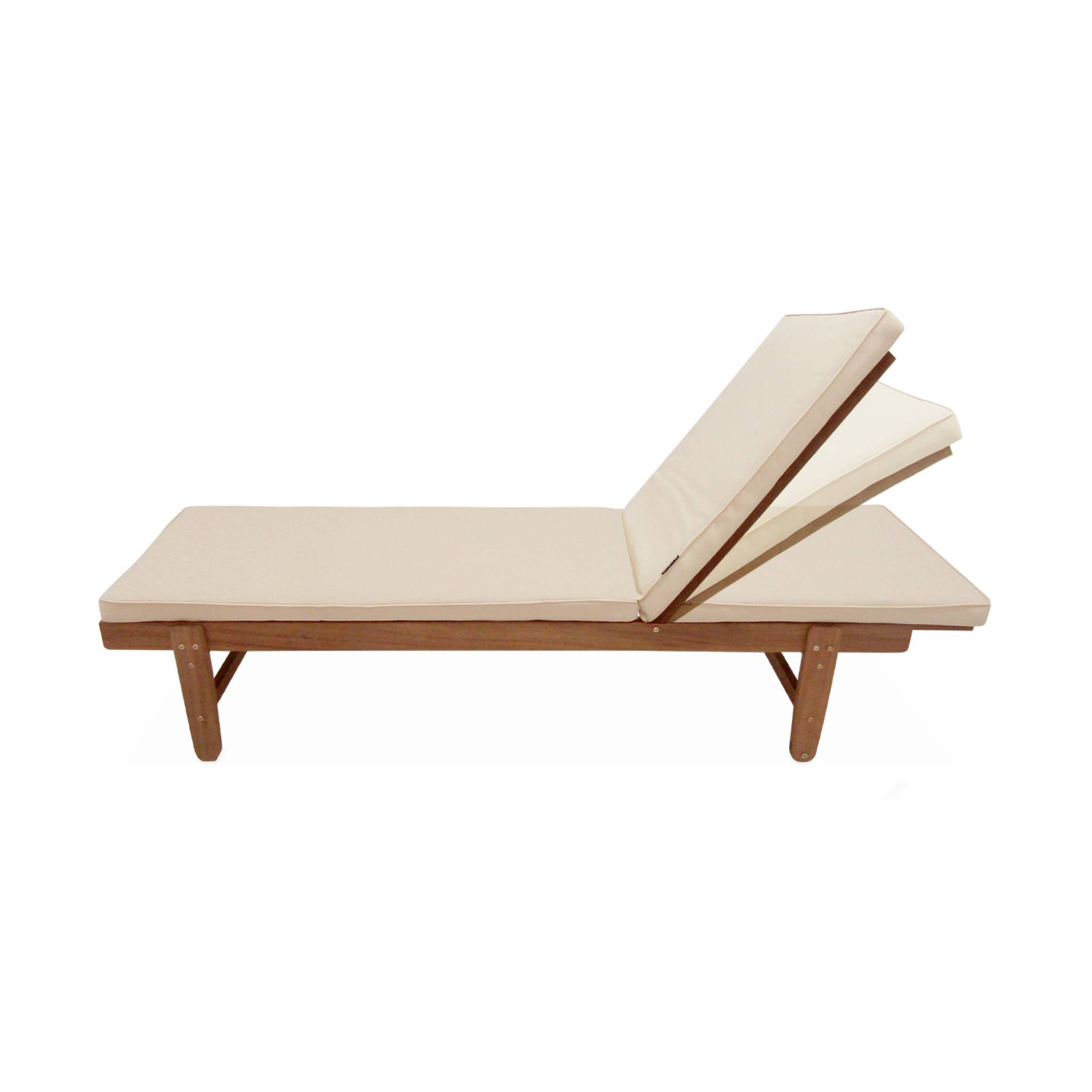 Set de 2 bains de soleil en Acacia – AREQUIPA – Transats avec coussins beige et roulettes. multi positions