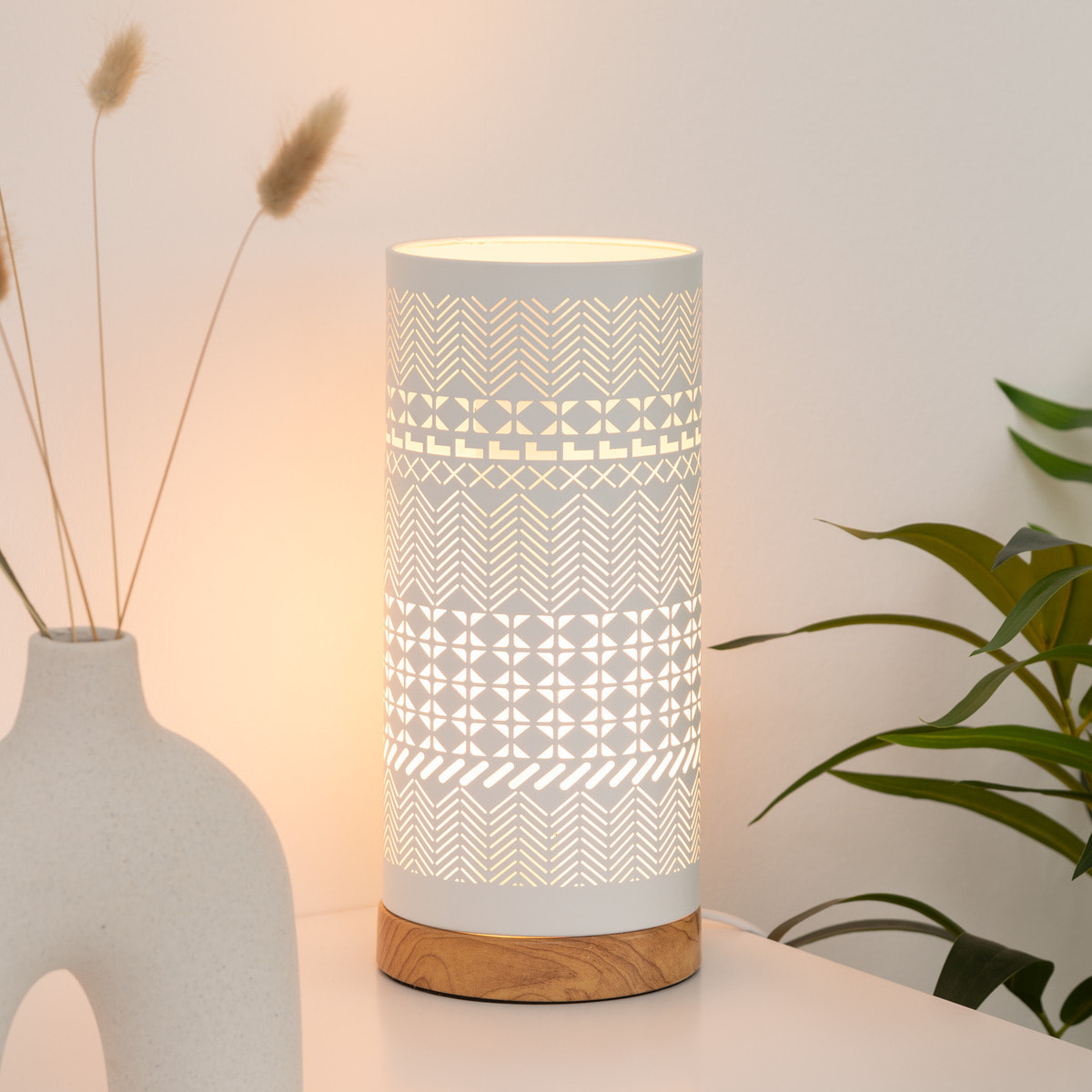 Lampe tactile "Lamby" blanche - métal ajouré H28 cm