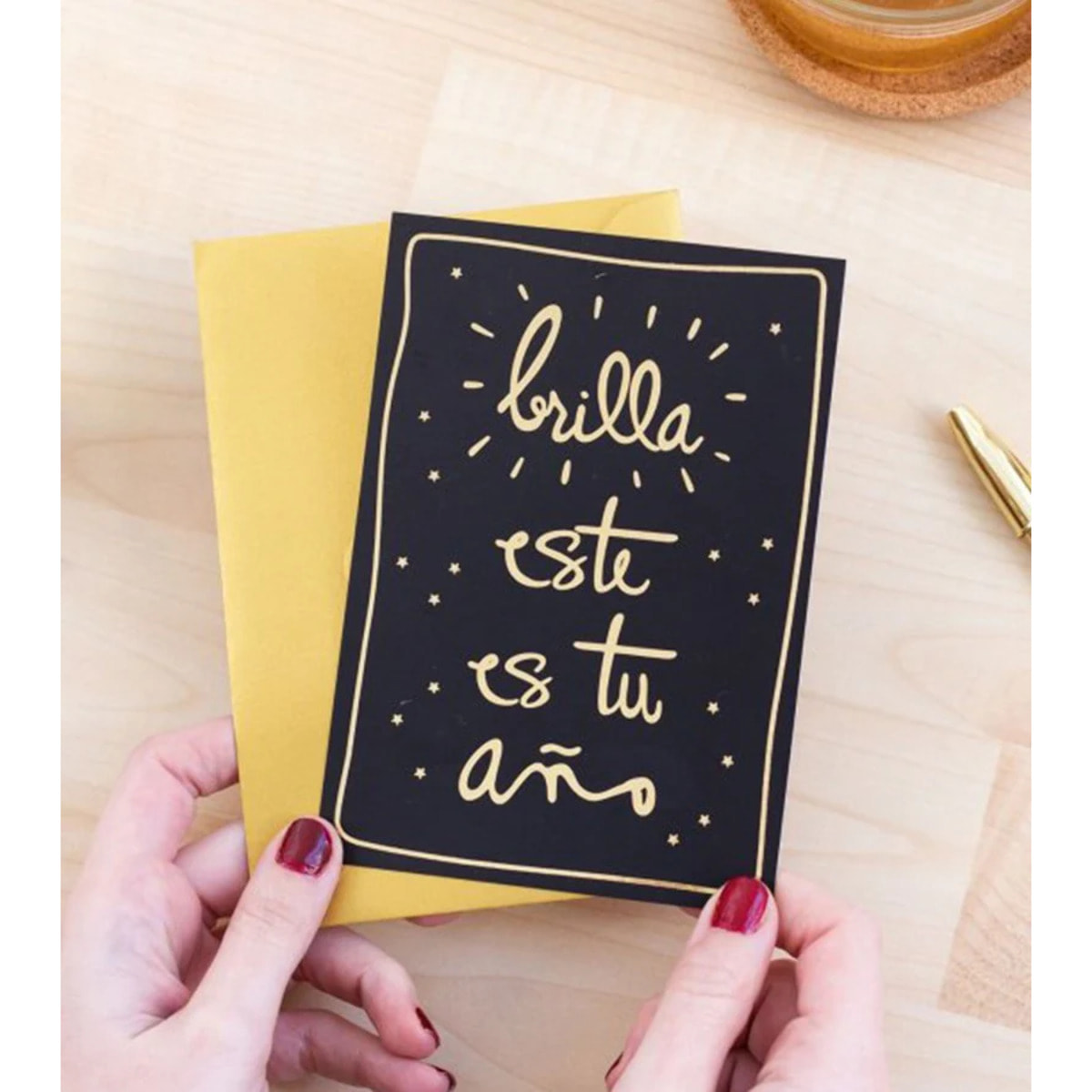 Postal "Brilla, este es tu año"