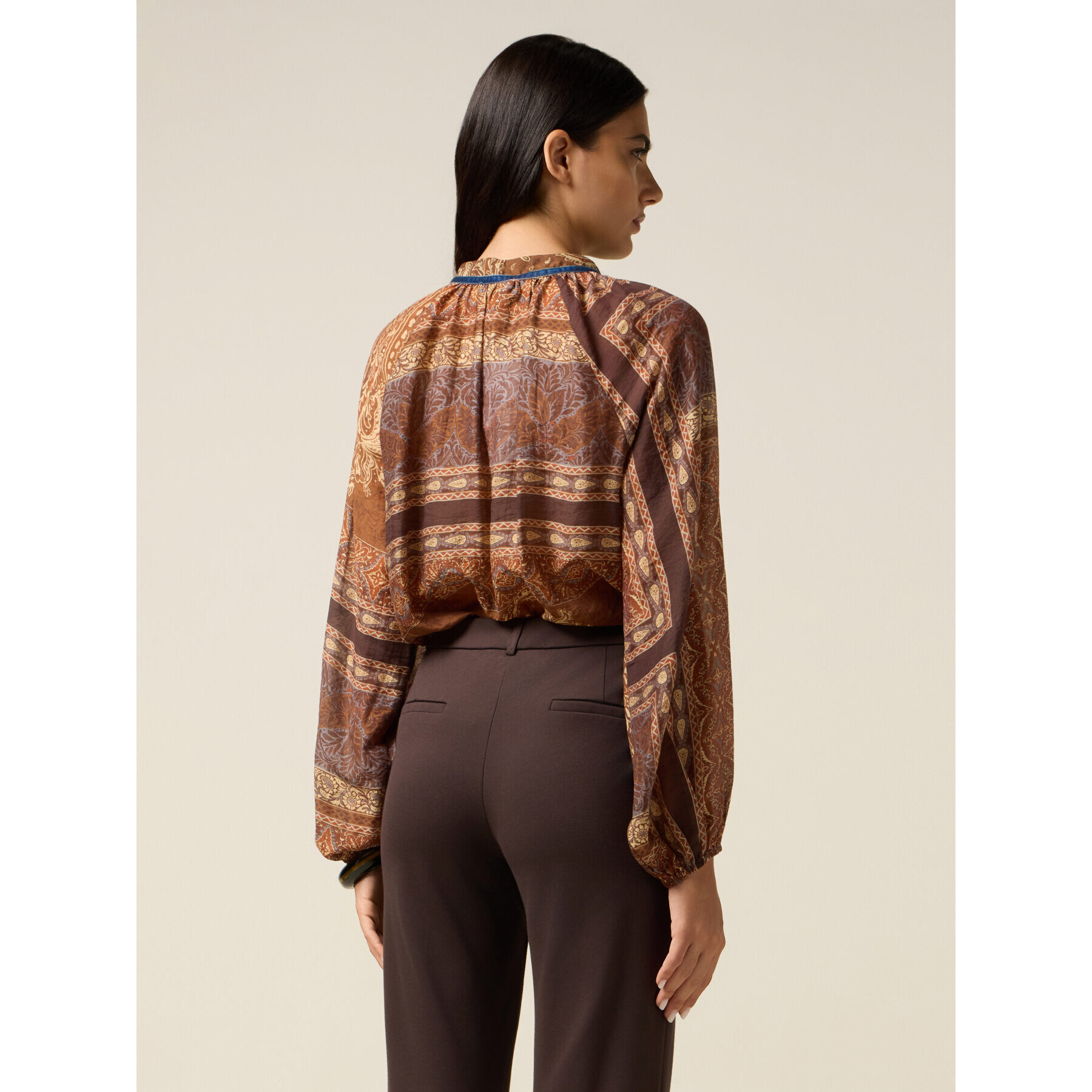 Oltre - Blusa estampada con lazo - Marrón