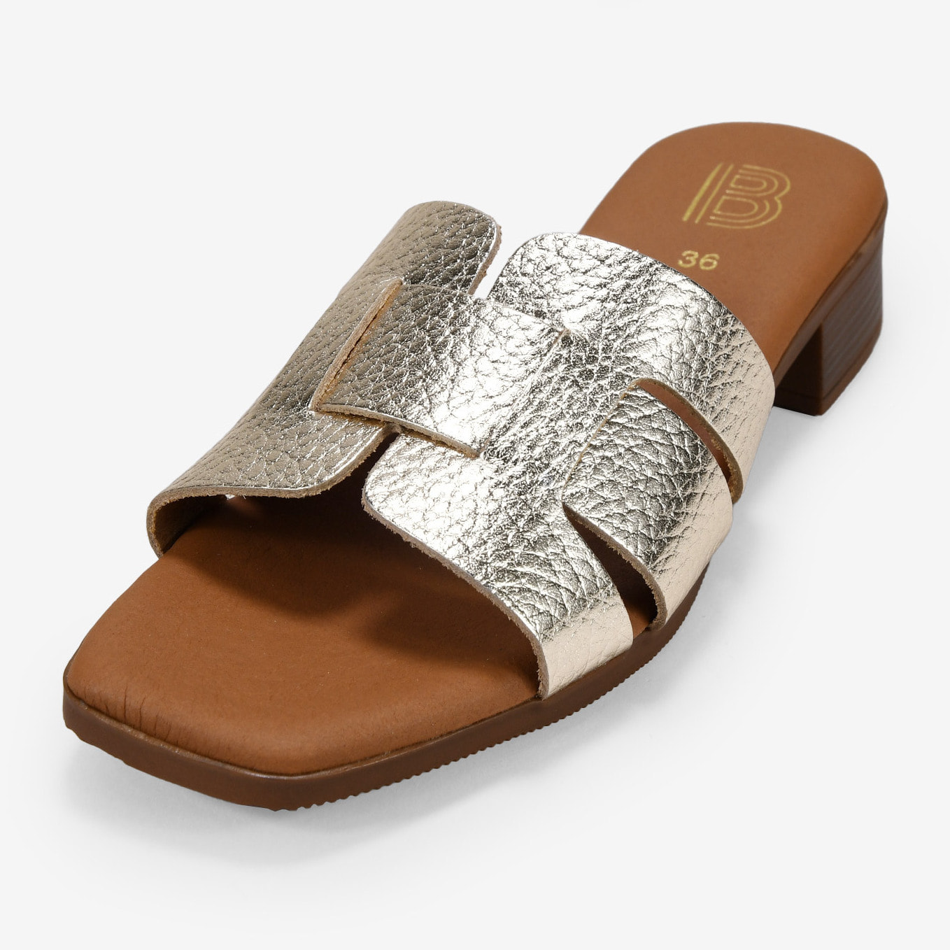 Sandalias de piel doradas destalonadas con tacón bajo