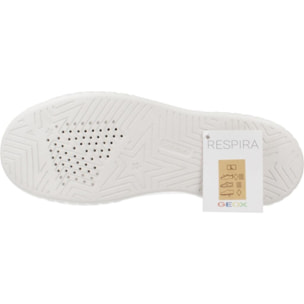 Zapatillas Niña de la marca GEOX  modelo J MIKIROSHI GIRL BLANCO