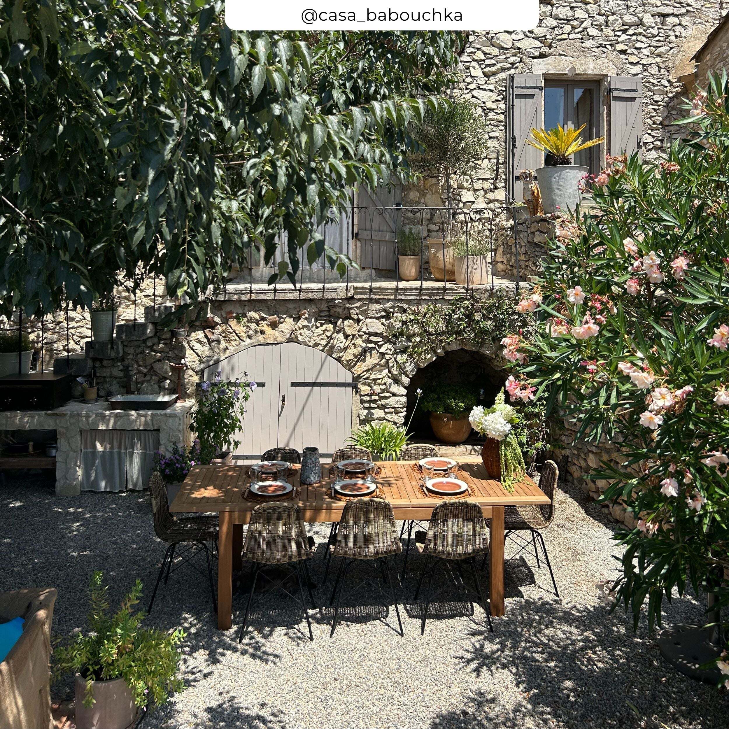 Table et chaises de jardin 8 personnes en bois et résine tressée - Tiptur