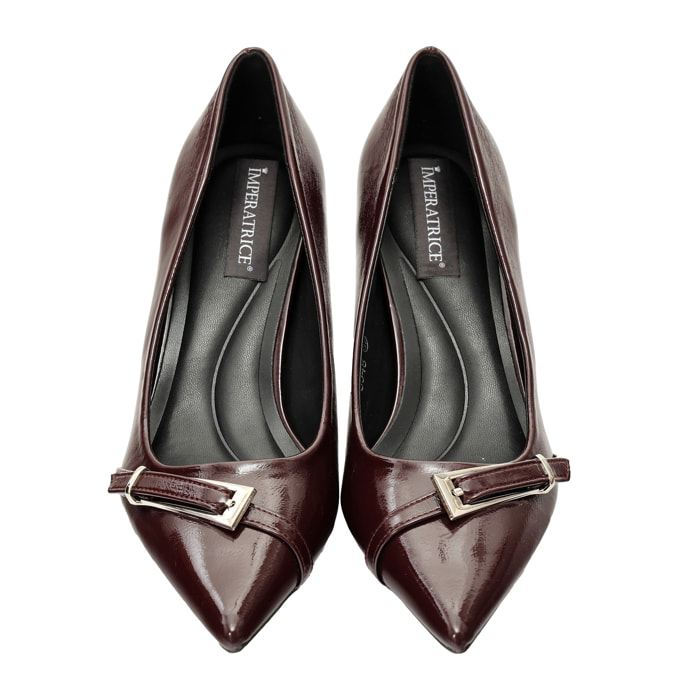 Decolletè in simil pelle verniciata con cinturino